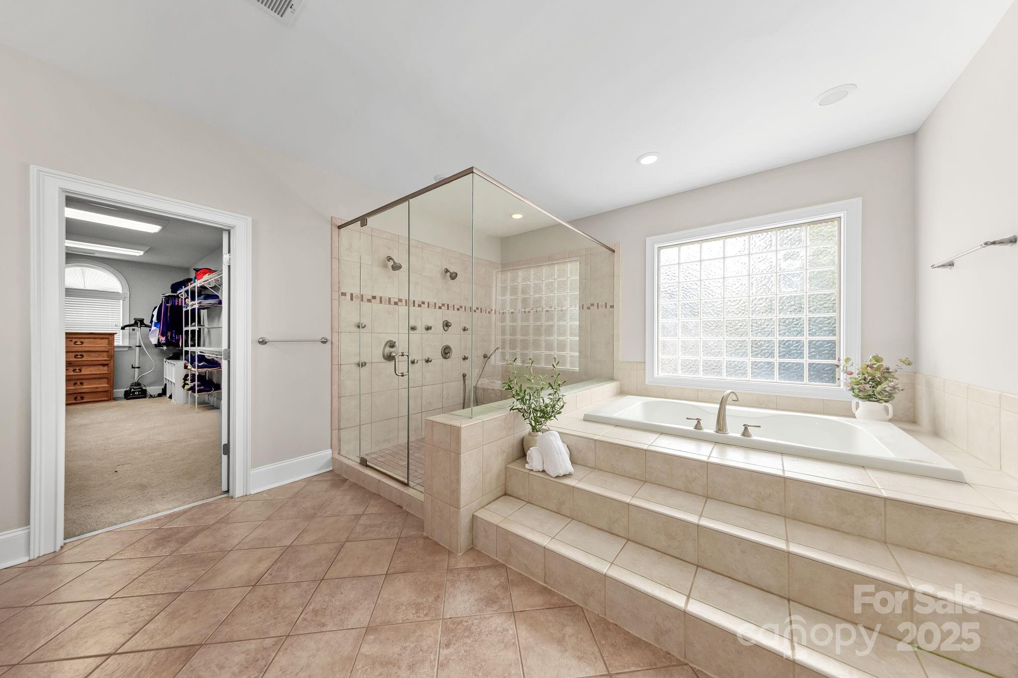 1487 Winged Foot Drive