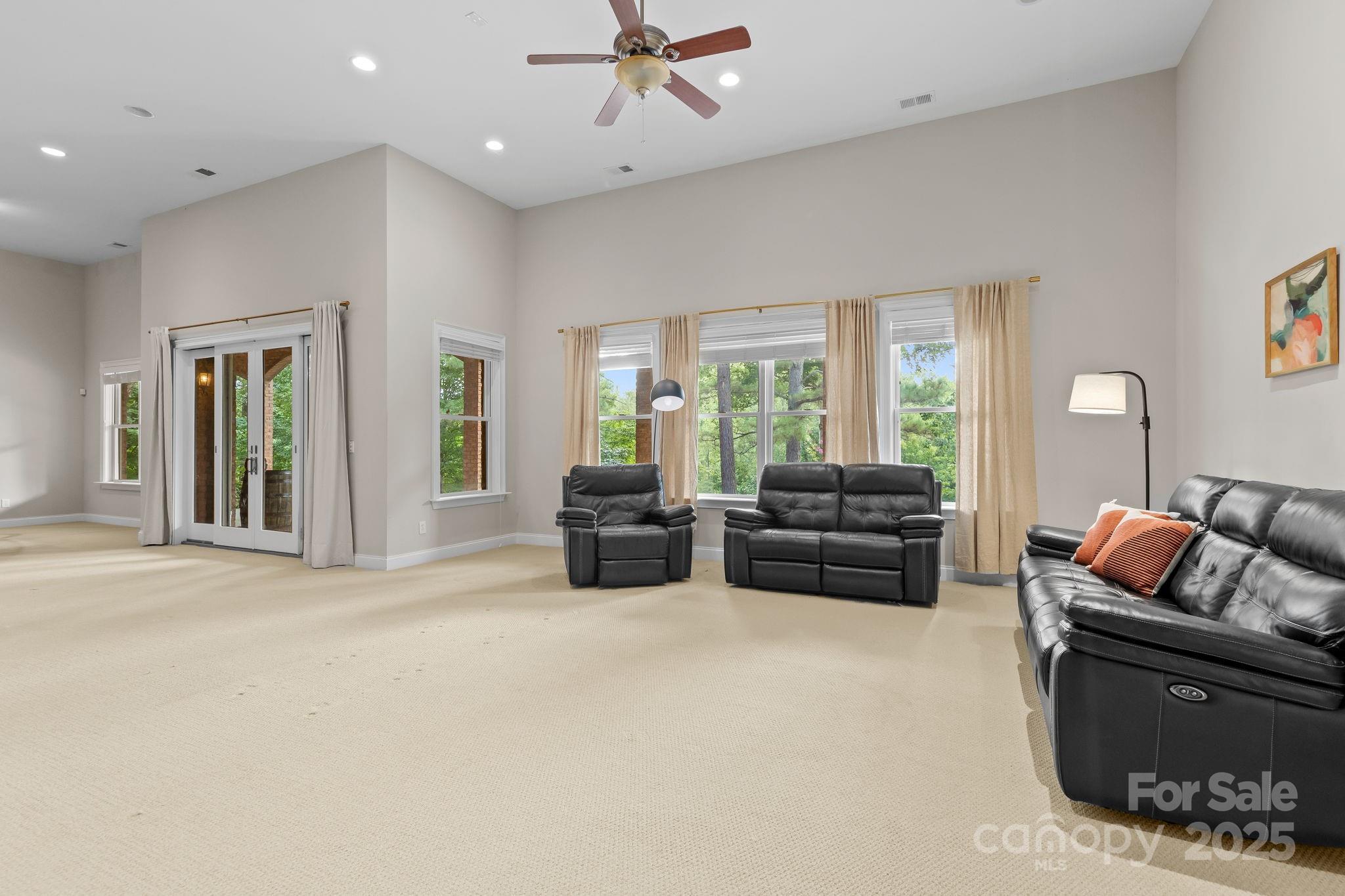 1487 Winged Foot Drive