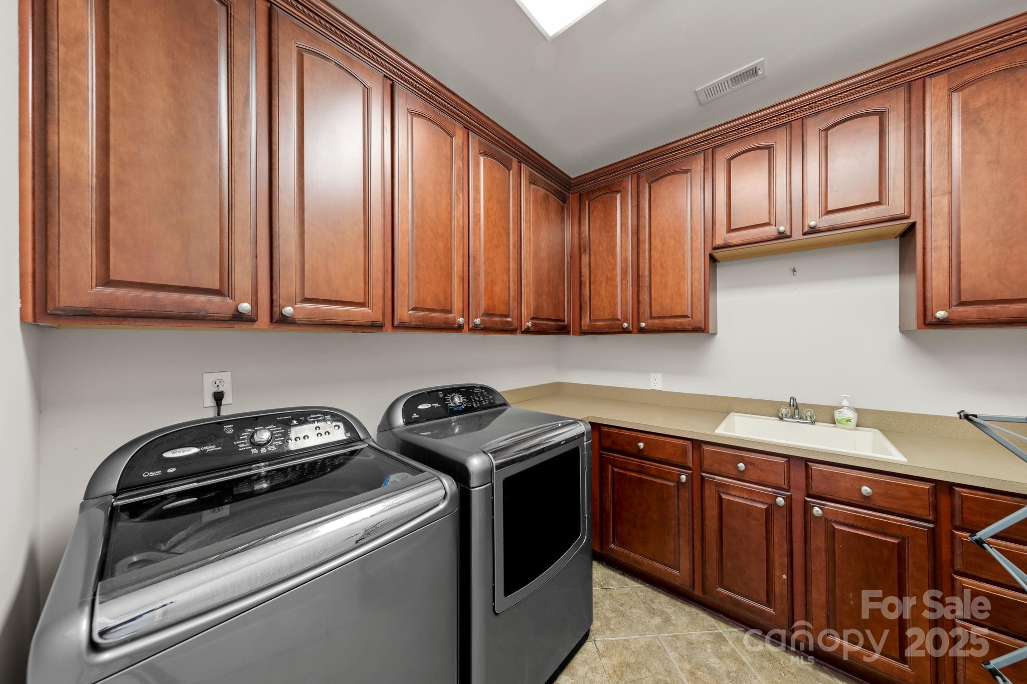 1487 Winged Foot Drive