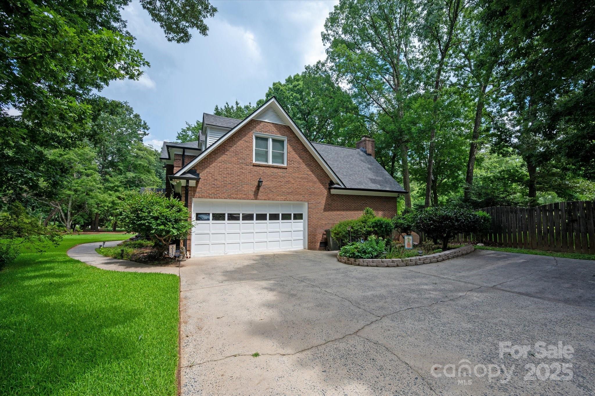 833 Spring Oaks Drive