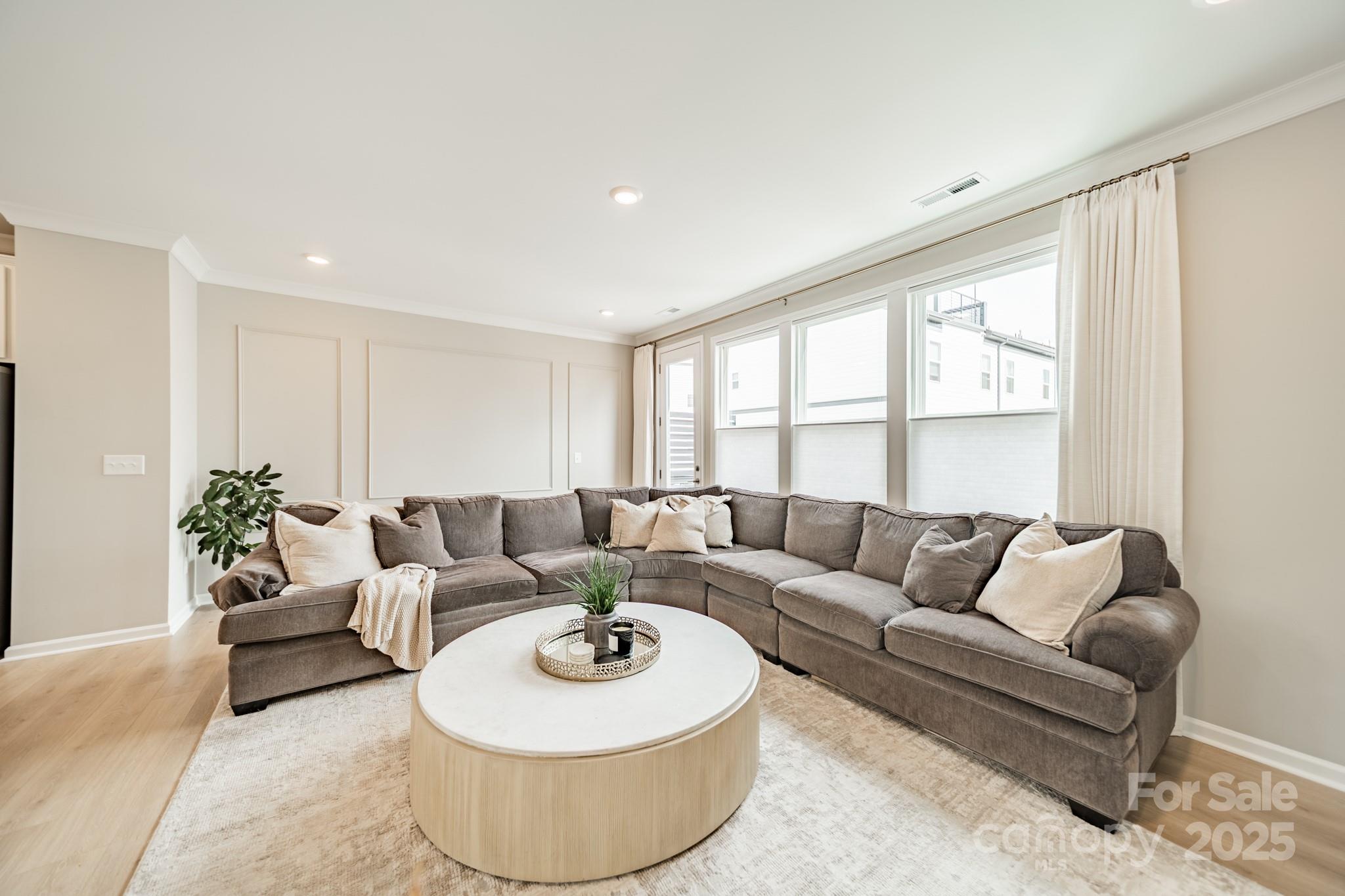 5013 Nestling Spring Street