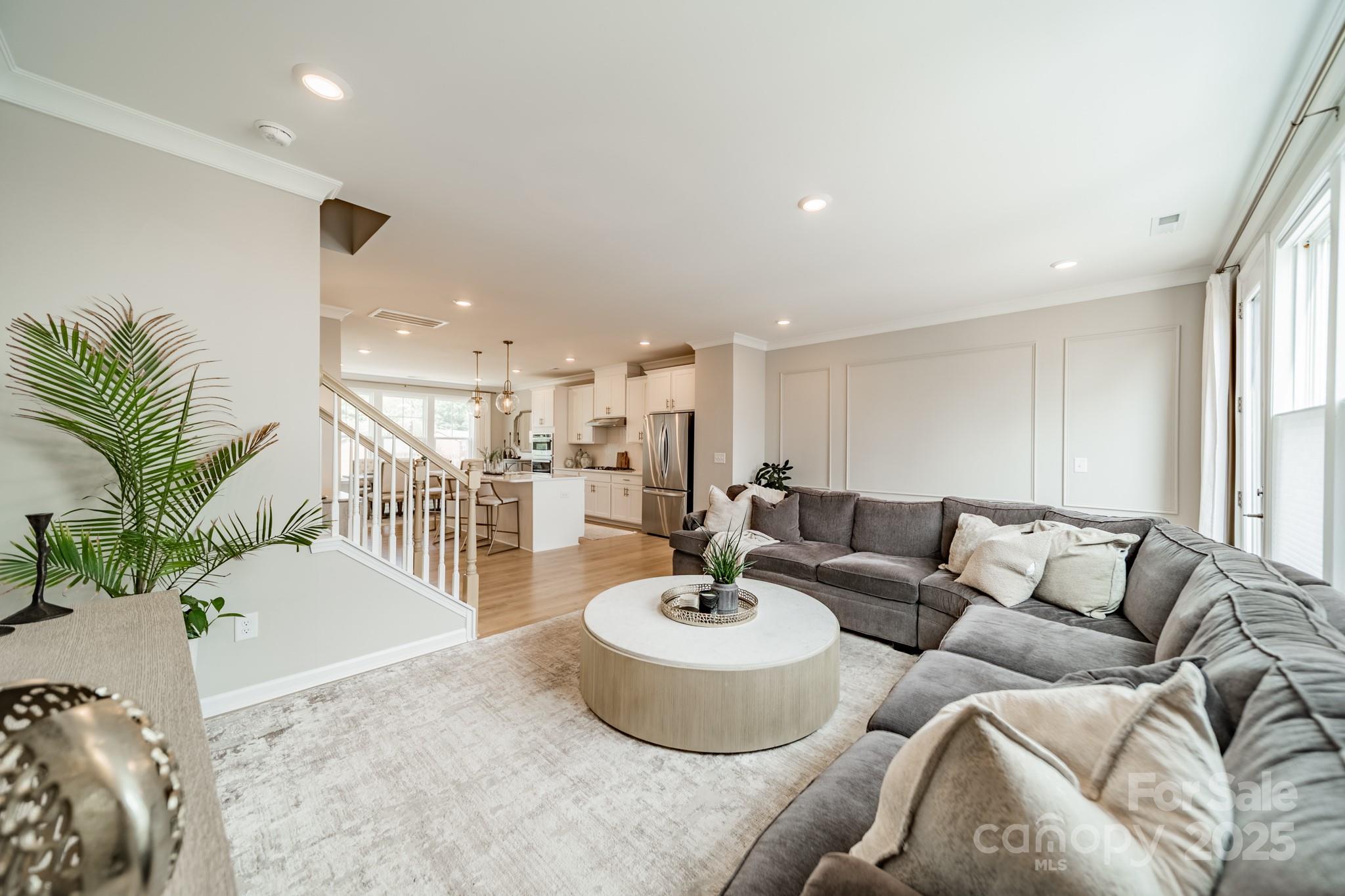 5013 Nestling Spring Street