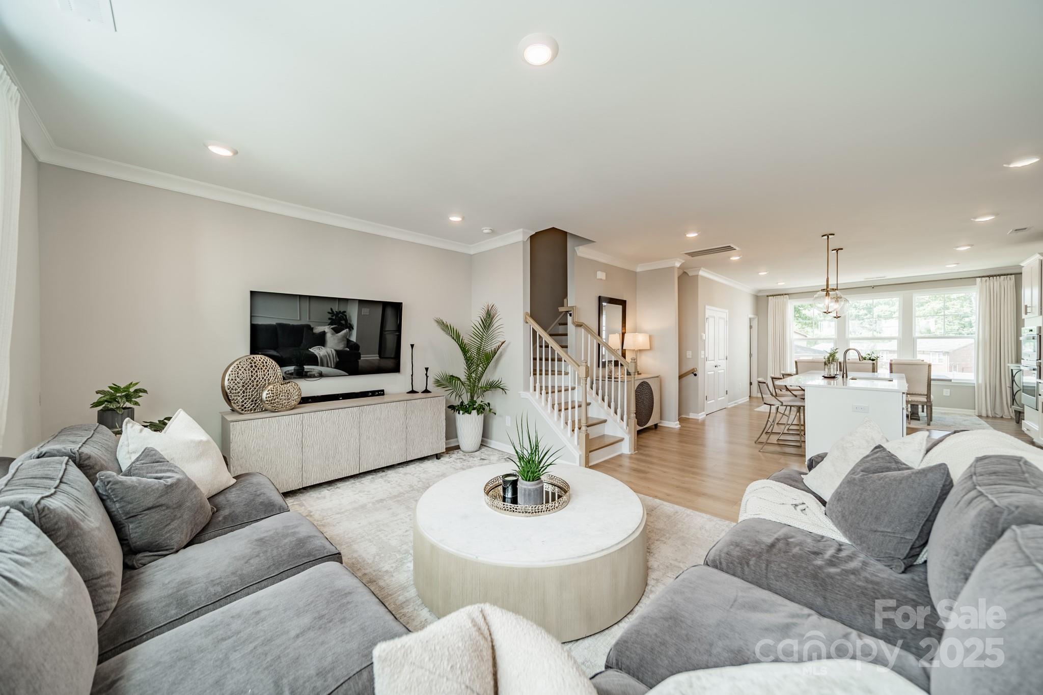 5013 Nestling Spring Street