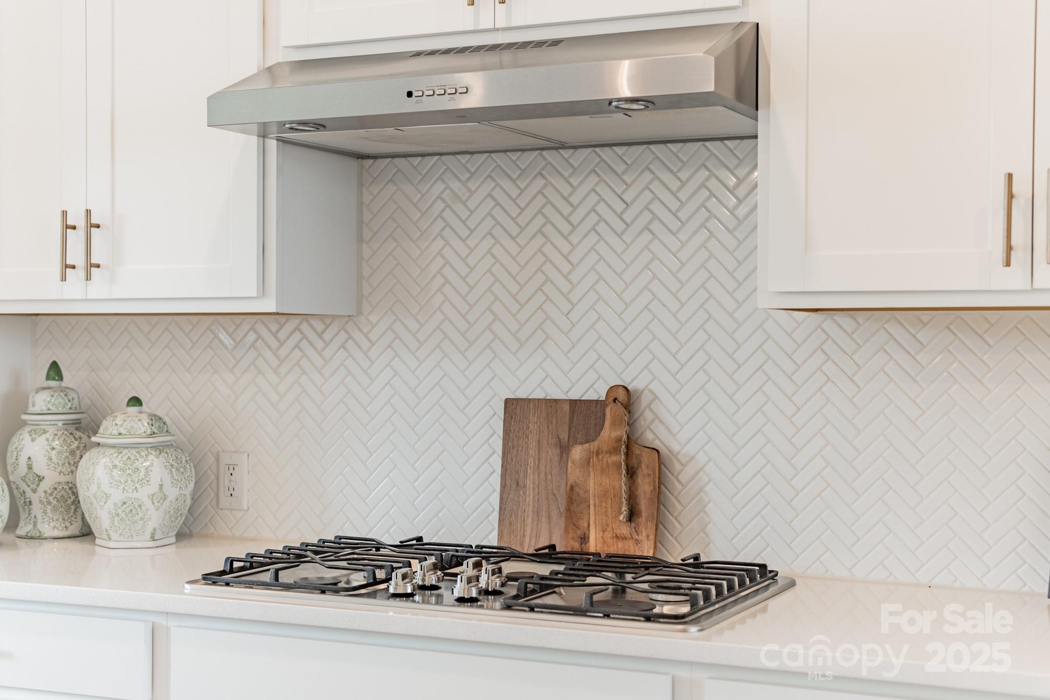 5013 Nestling Spring Street