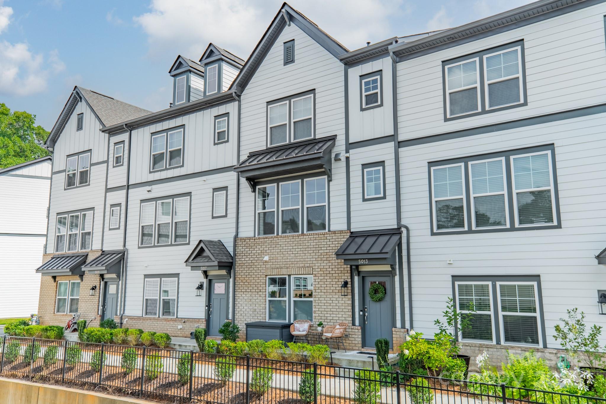 5013 Nestling Spring Street