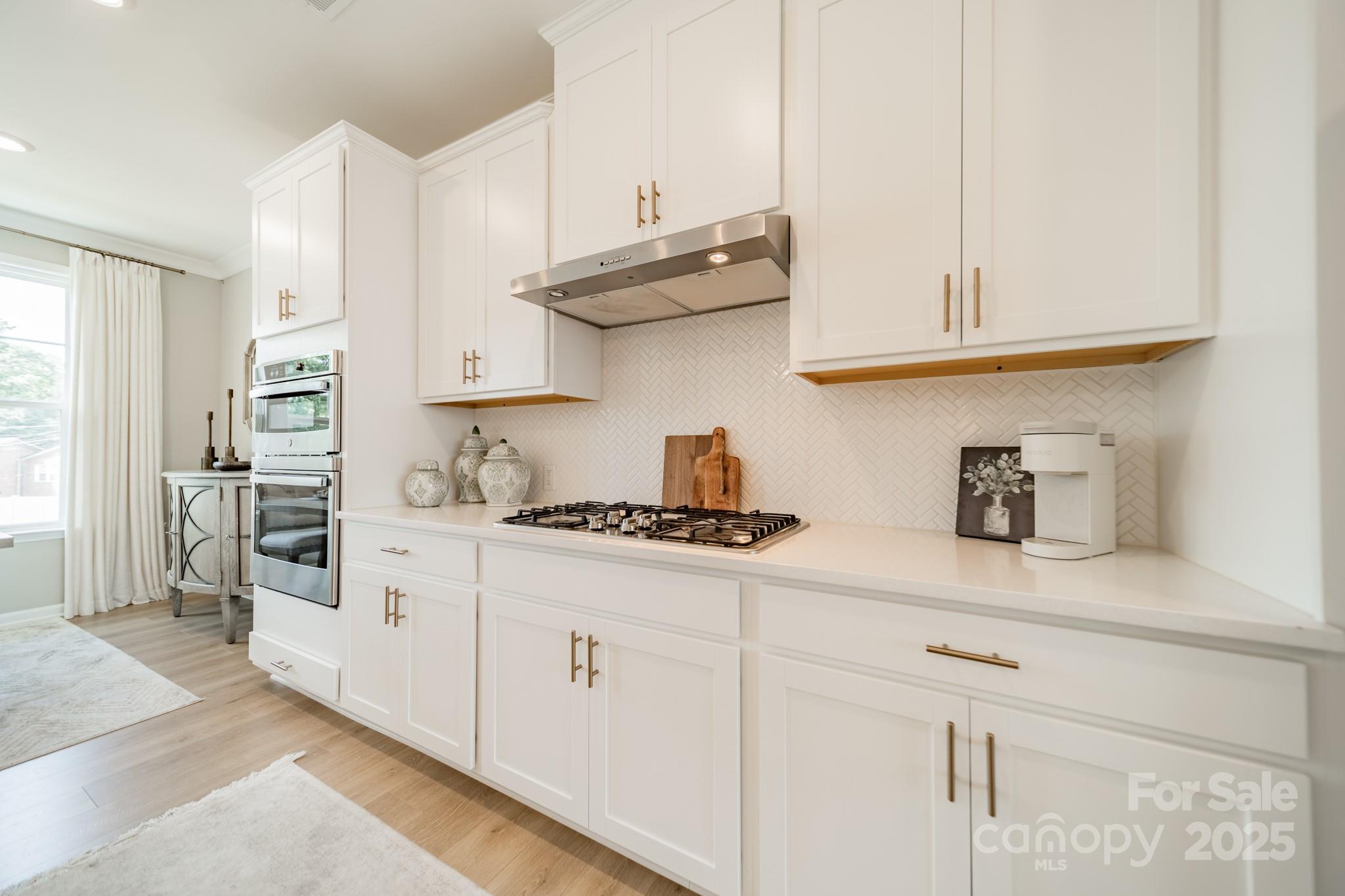 5013 Nestling Spring Street