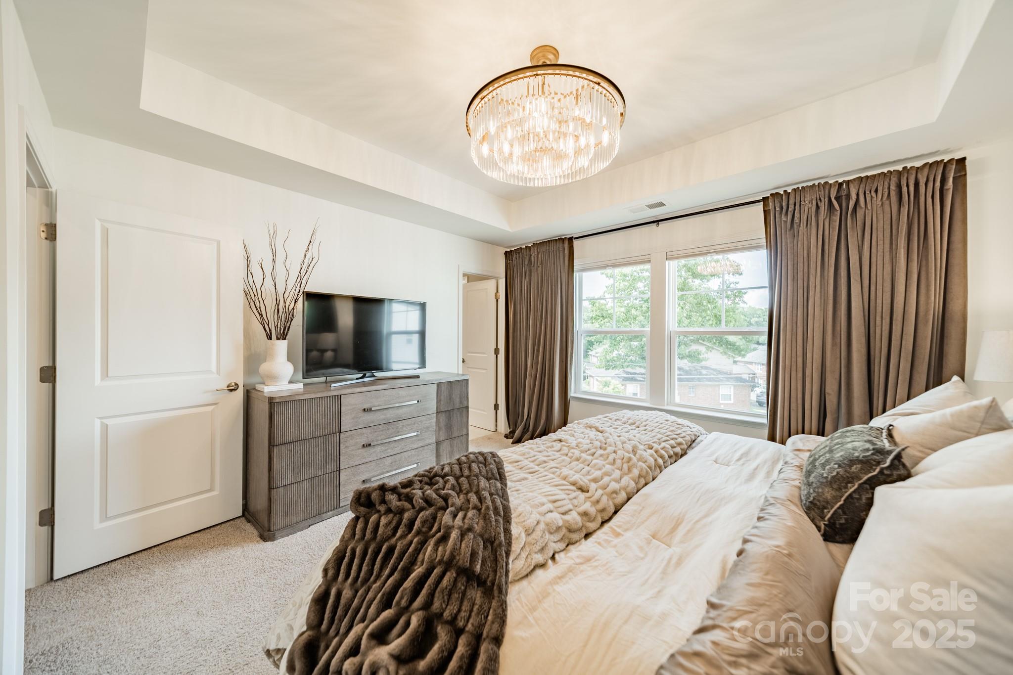 5013 Nestling Spring Street