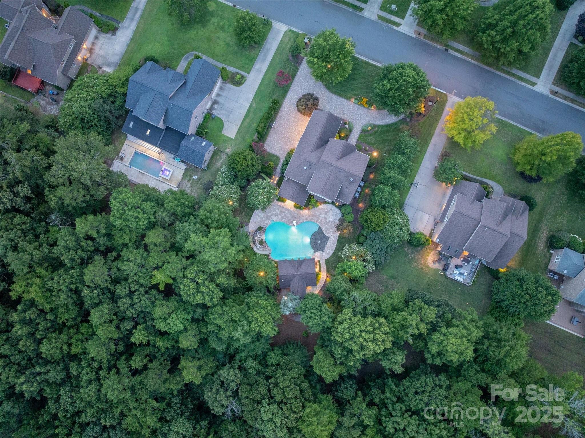 5016 Groves Edge Lane