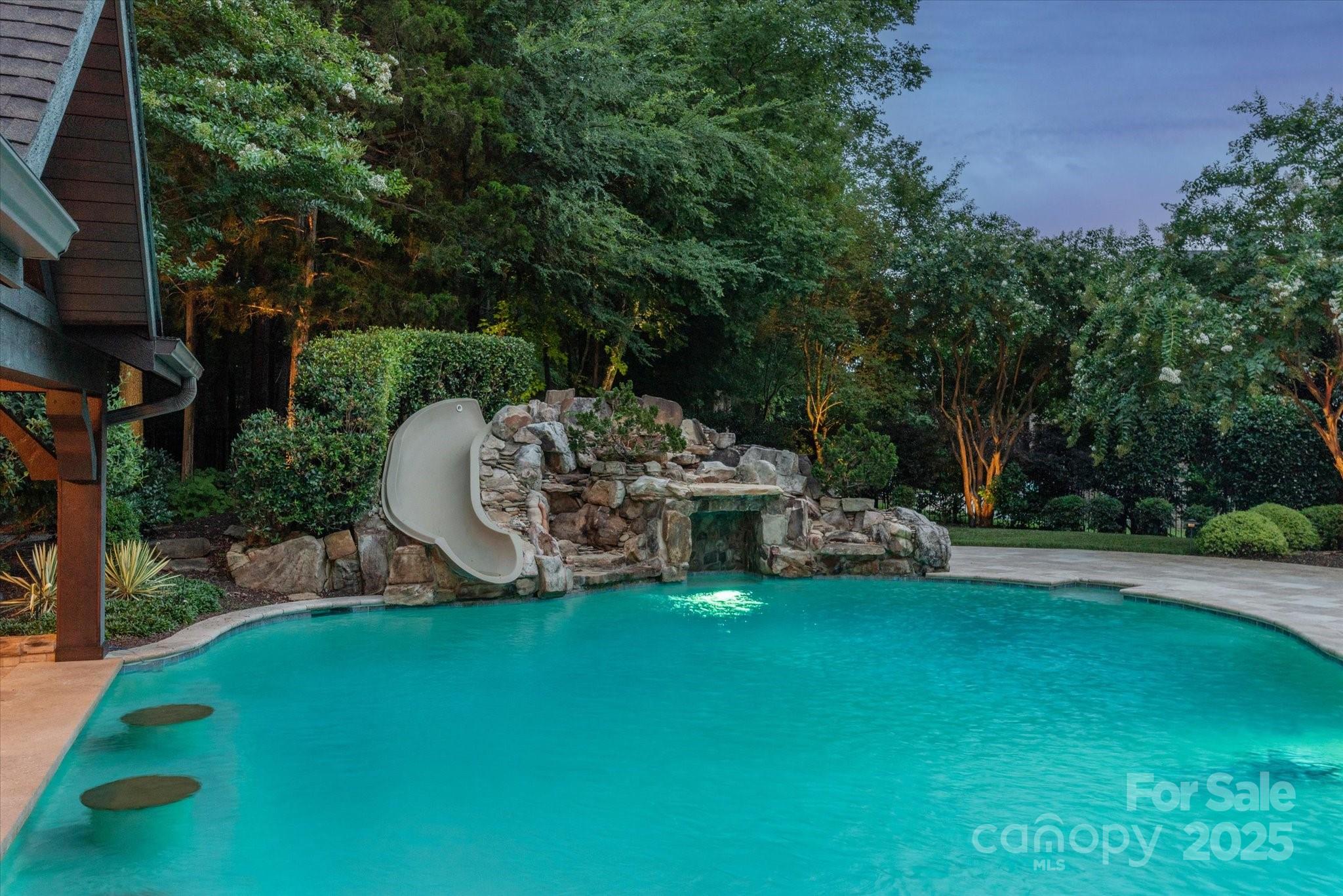 5016 Groves Edge Lane