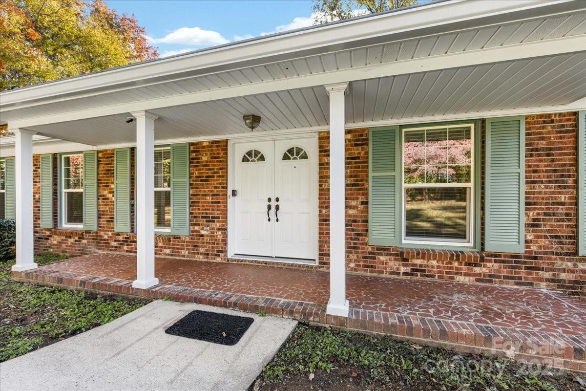 1840 Stoneyridge Drive