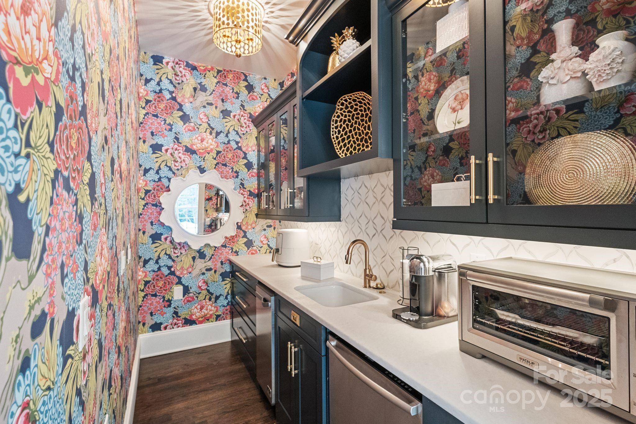 3605 Hampton Manor Drive