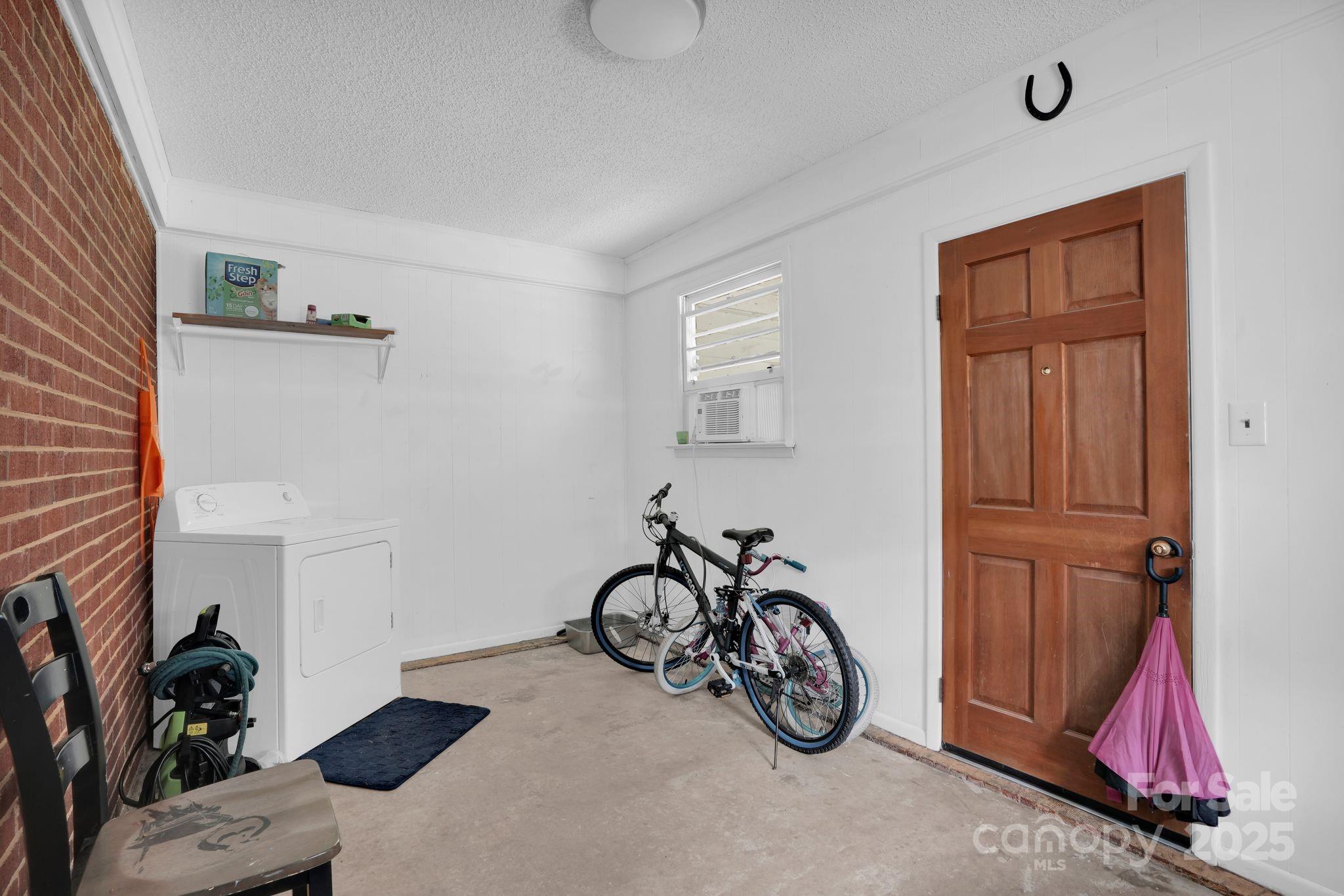 10437 Idlewild Road