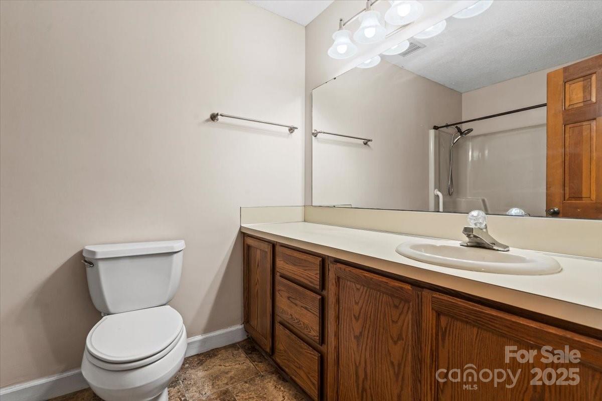 2502 Knights Court