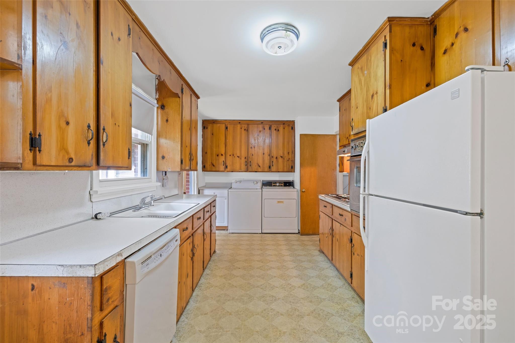 527 W Park Drive