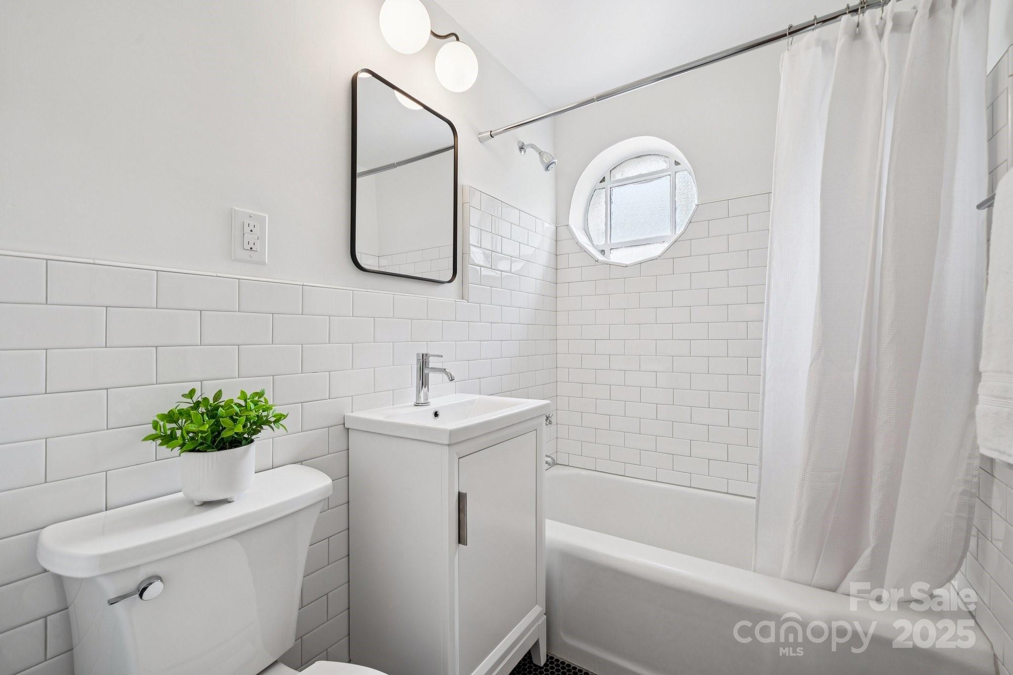 2421 Vail Avenue Unit: A6