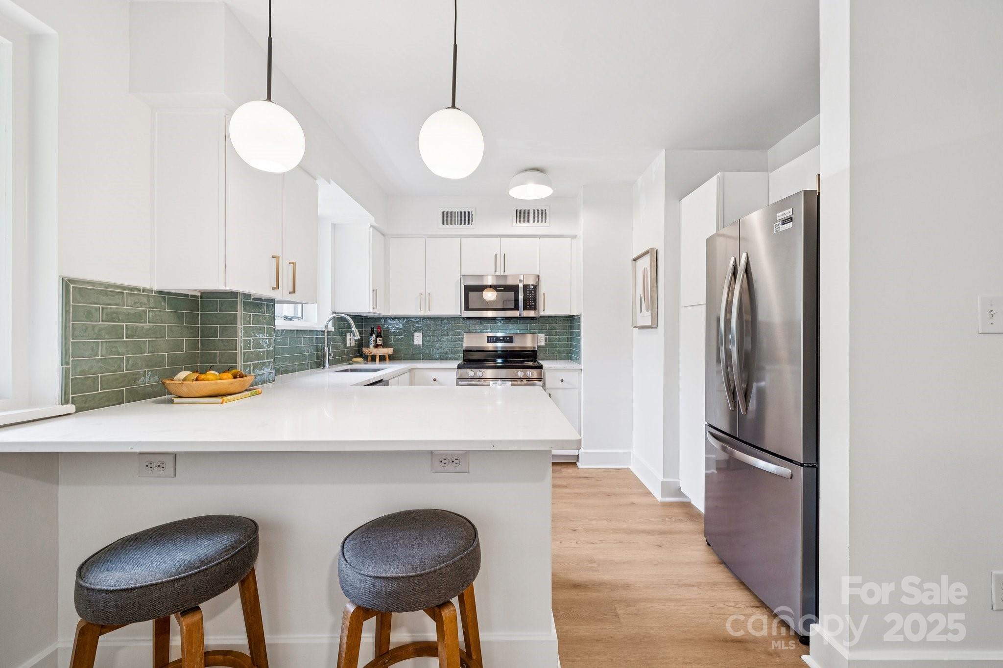 2421 Vail Avenue Unit: A6