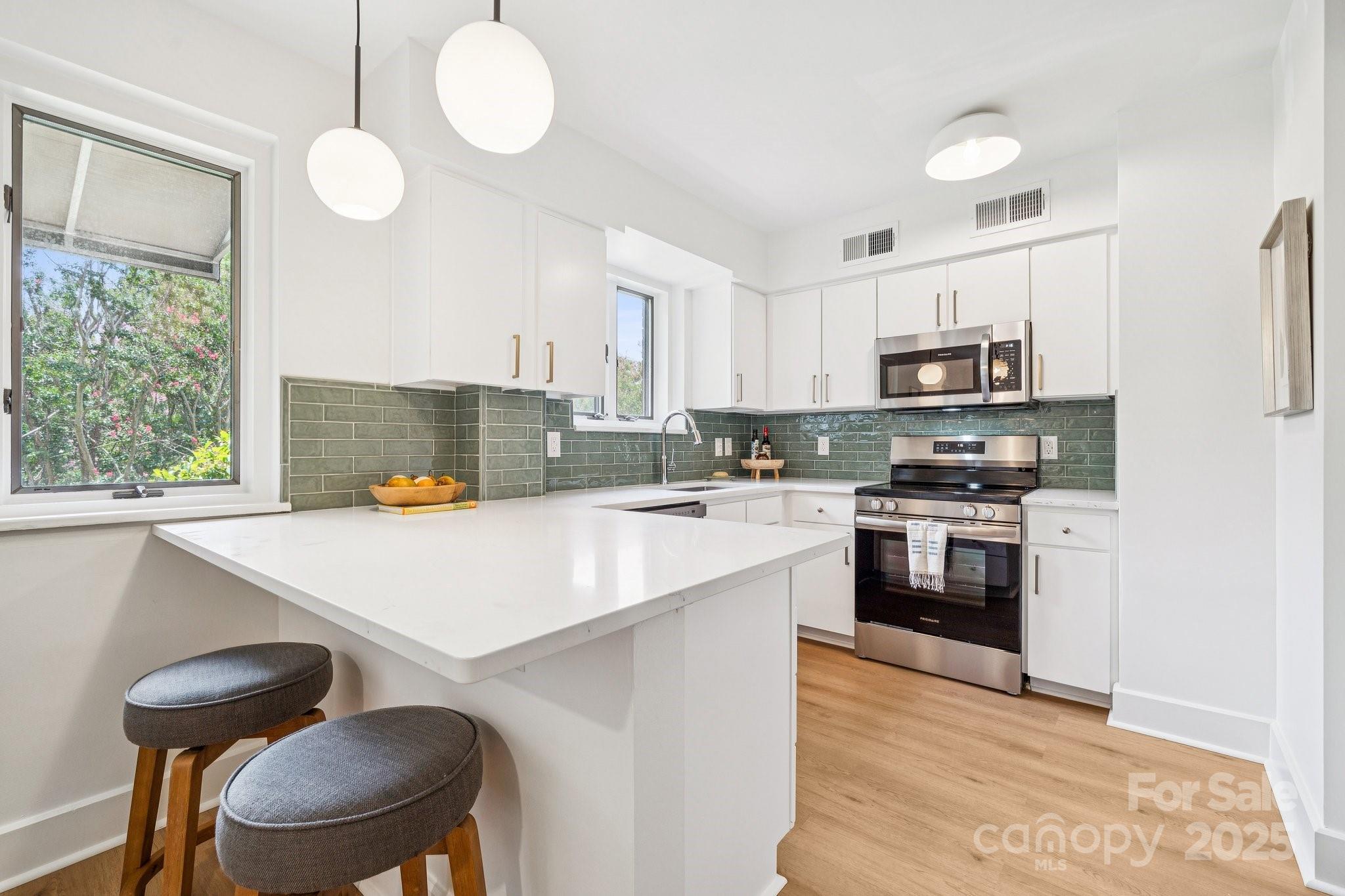 2421 Vail Avenue Unit: A6