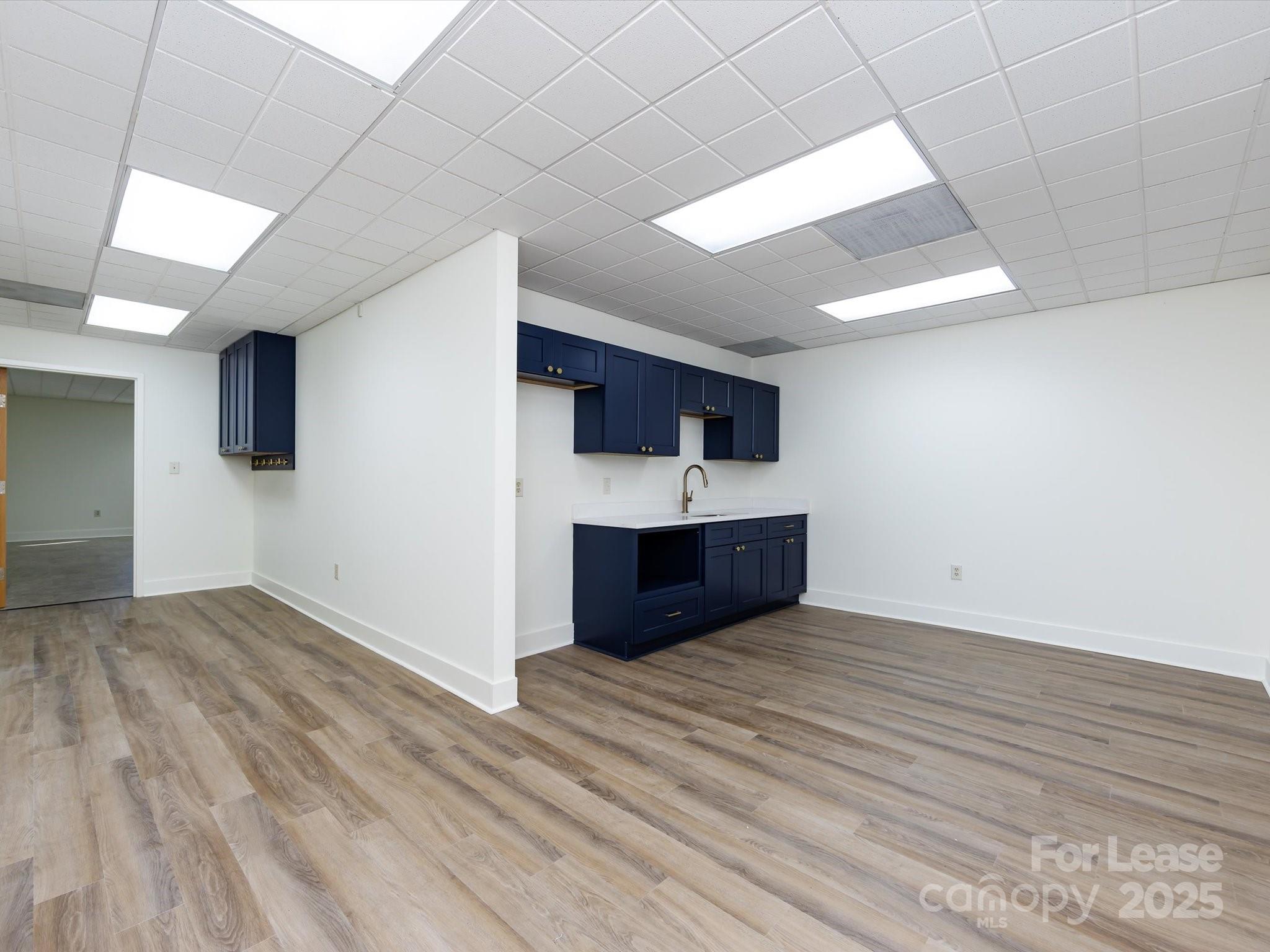 1812 W Morehead Street