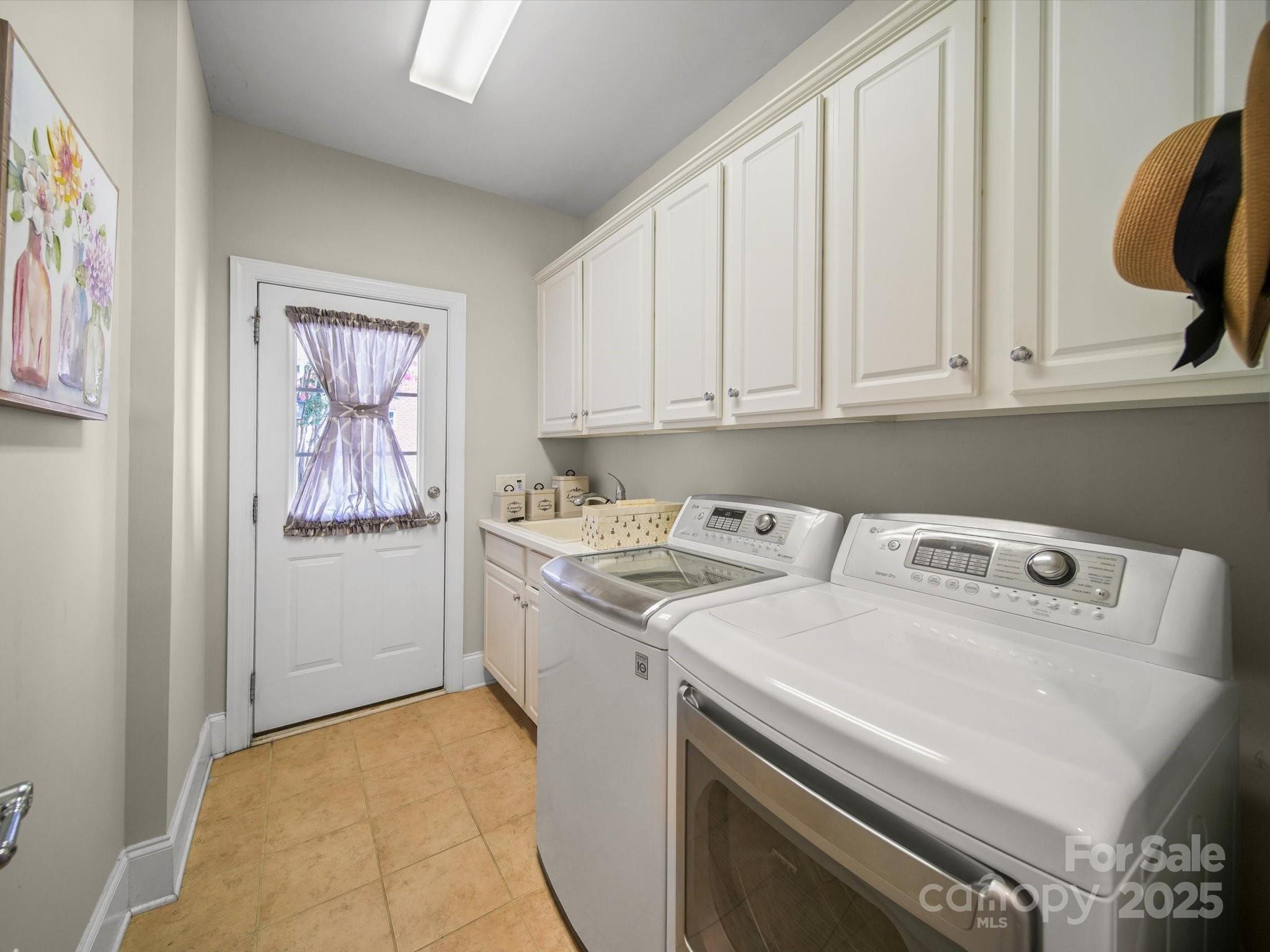 2608 Creek Manor Drive