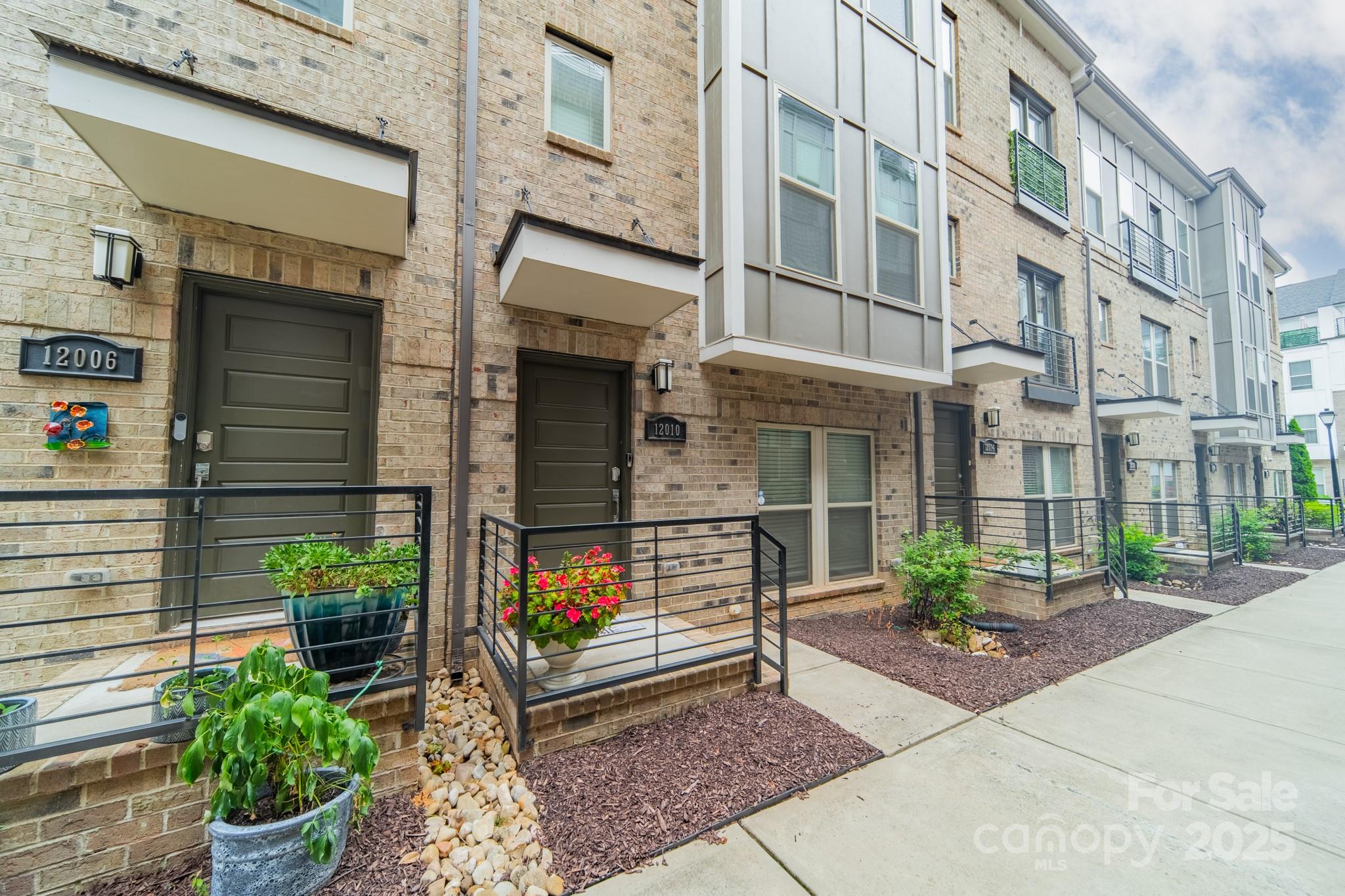 12010 Brooklyn Avenue