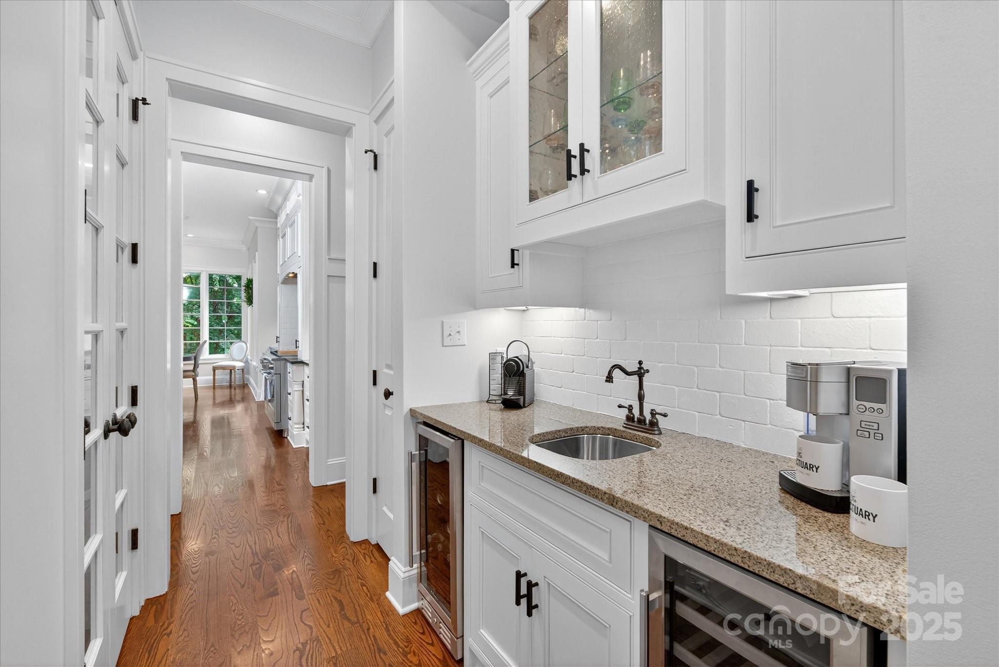 10535 Island Point Road