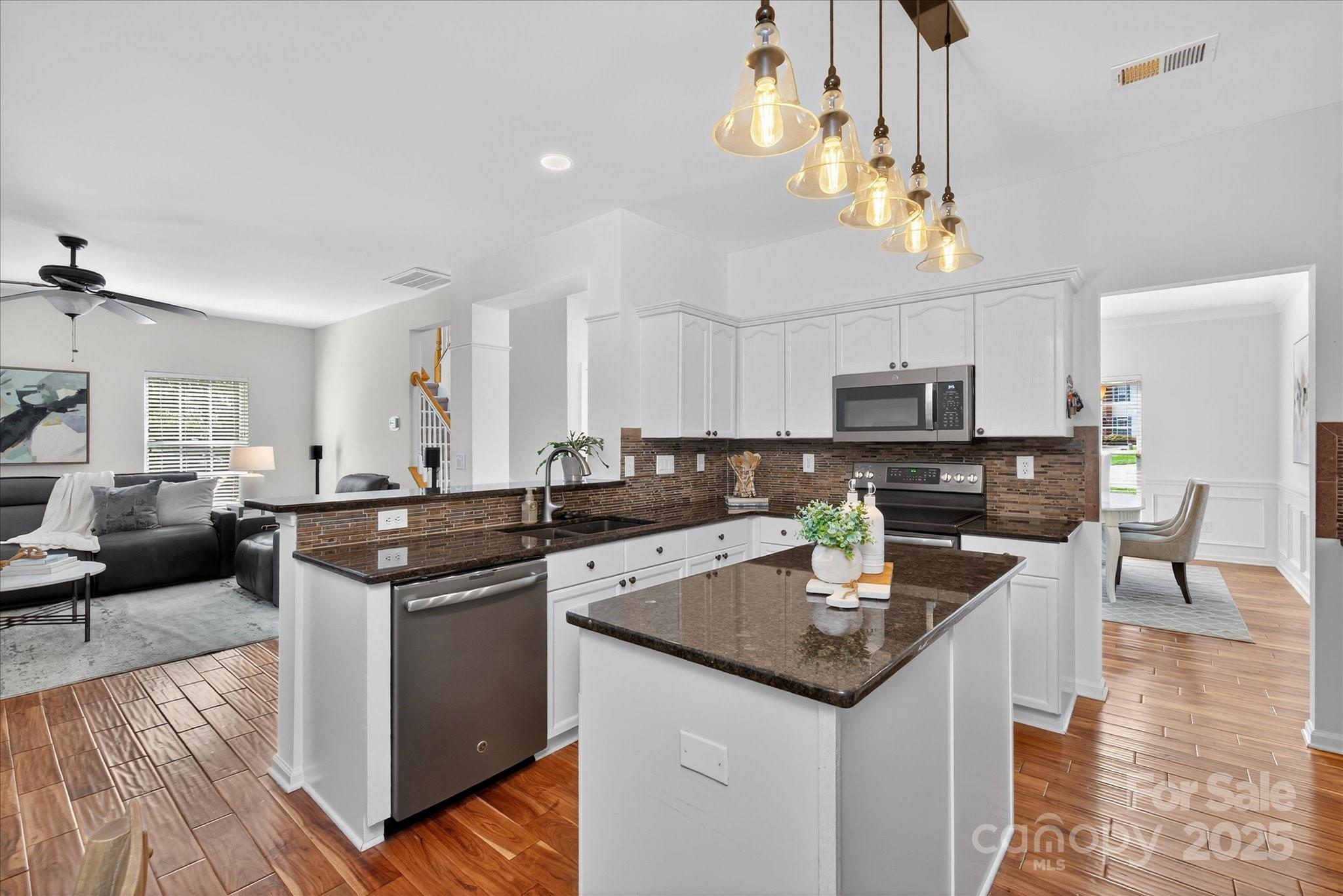 2524 Macie Glen Court