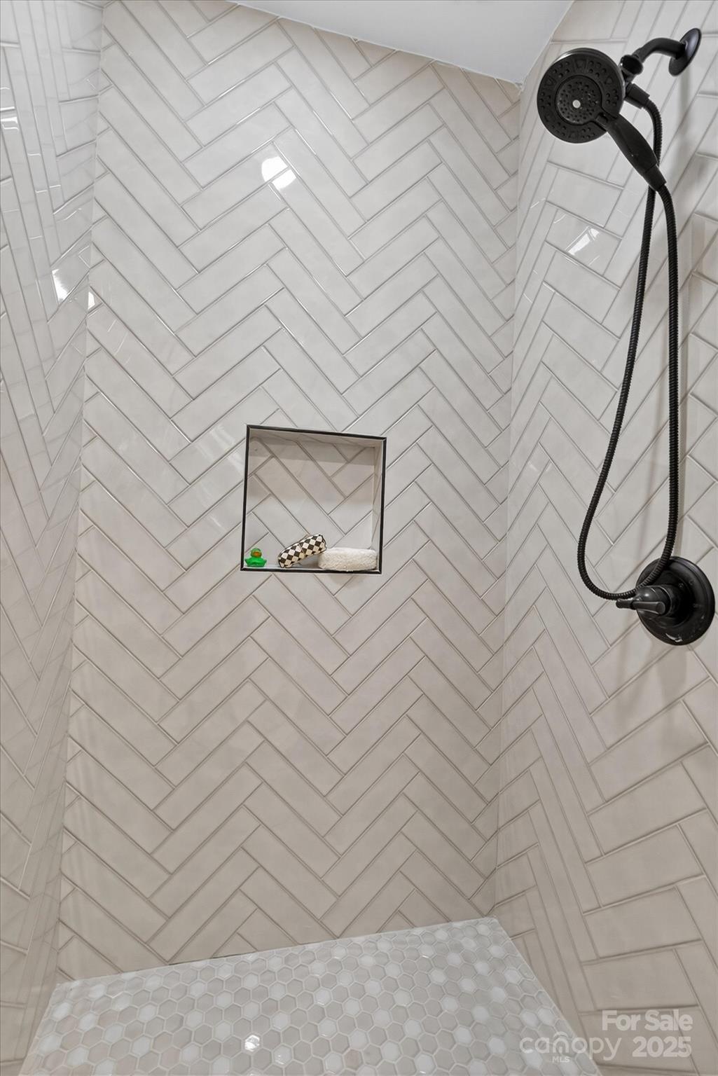 1039 Shadowbrook Lane