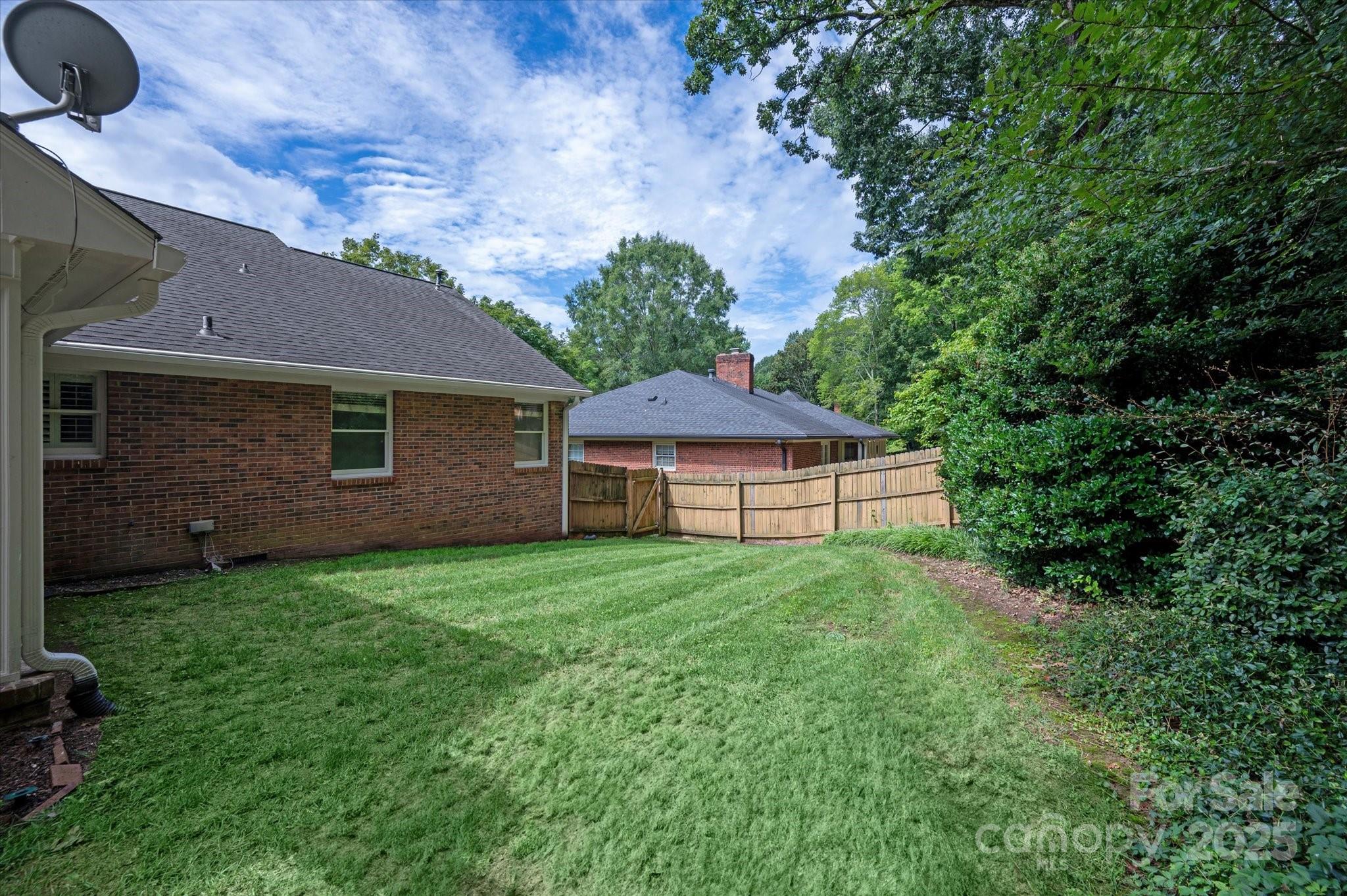 1039 Shadowbrook Lane