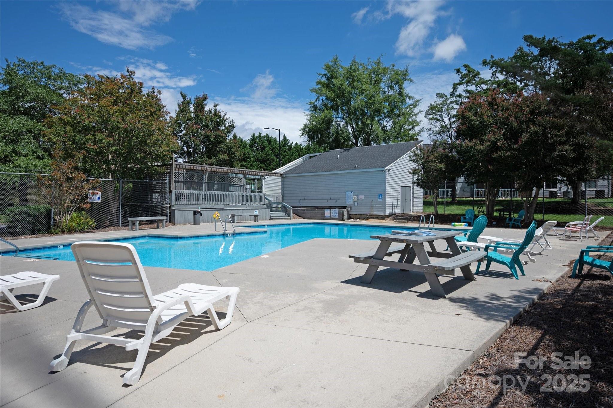 11084 Harrowfield Road