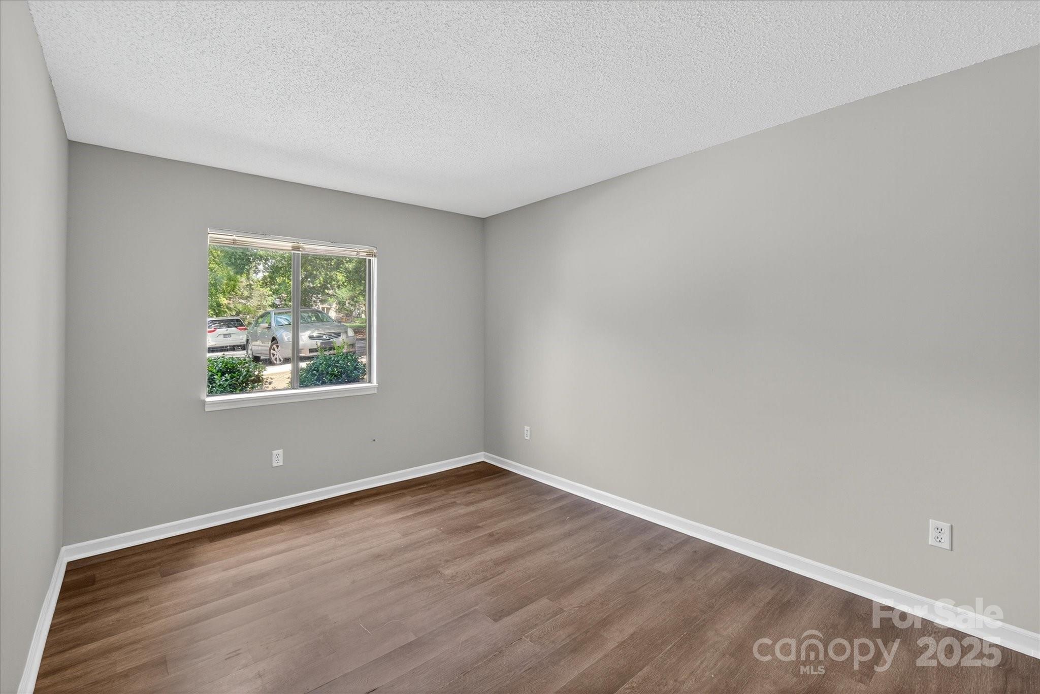 11084 Harrowfield Road