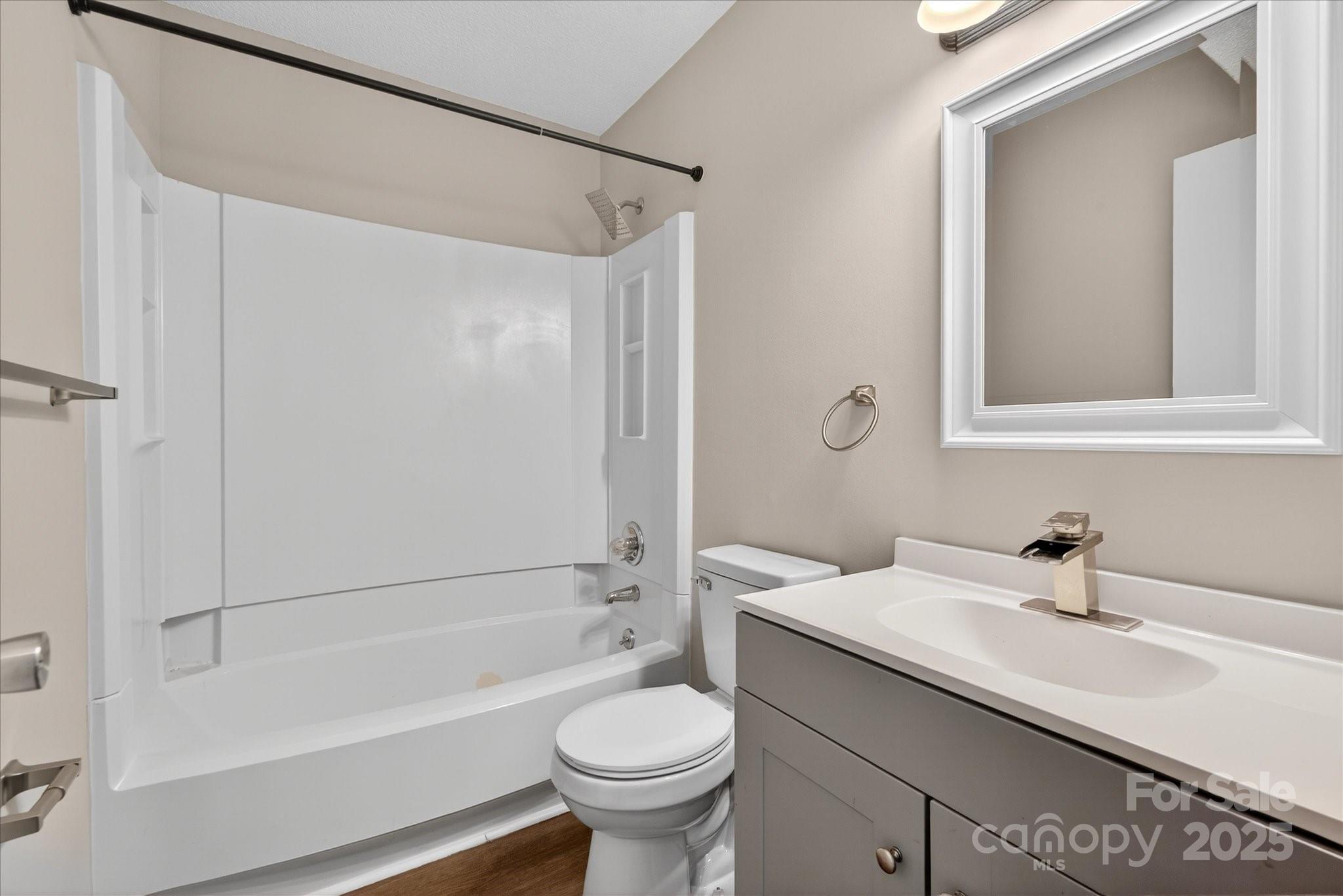 11084 Harrowfield Road