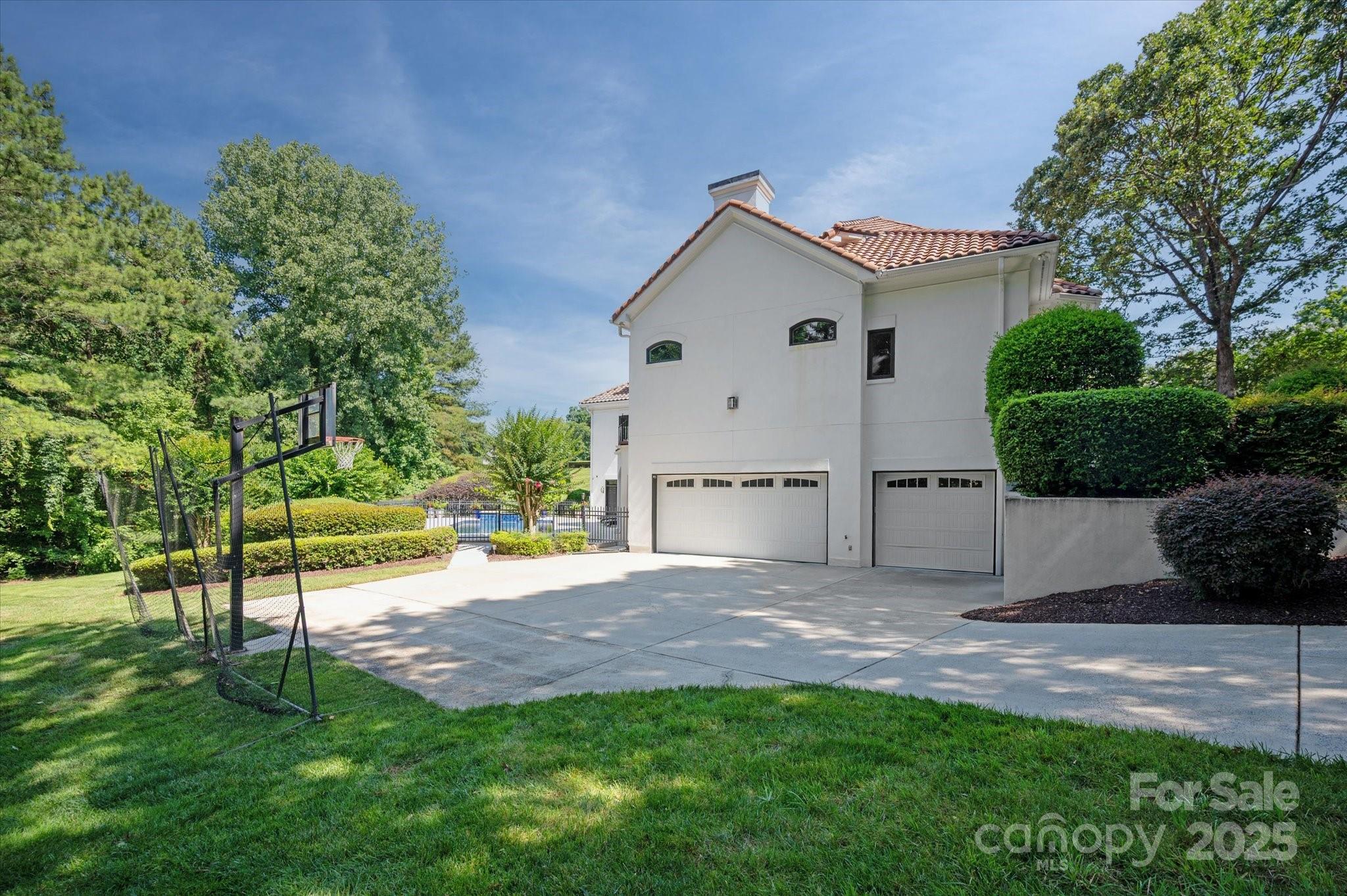 6504 Pembry Links Crescent