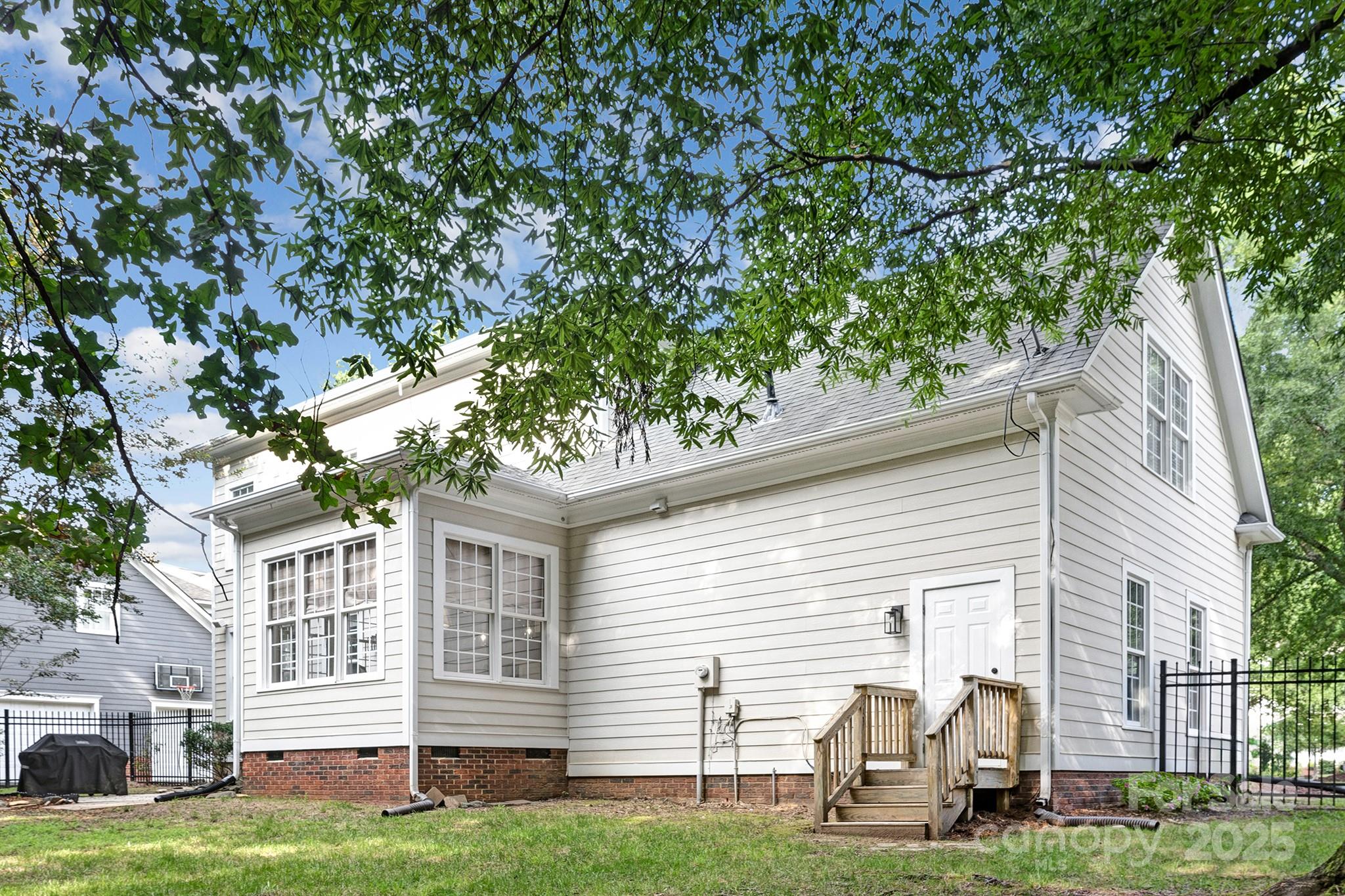 1728 Catherine Lothie Way