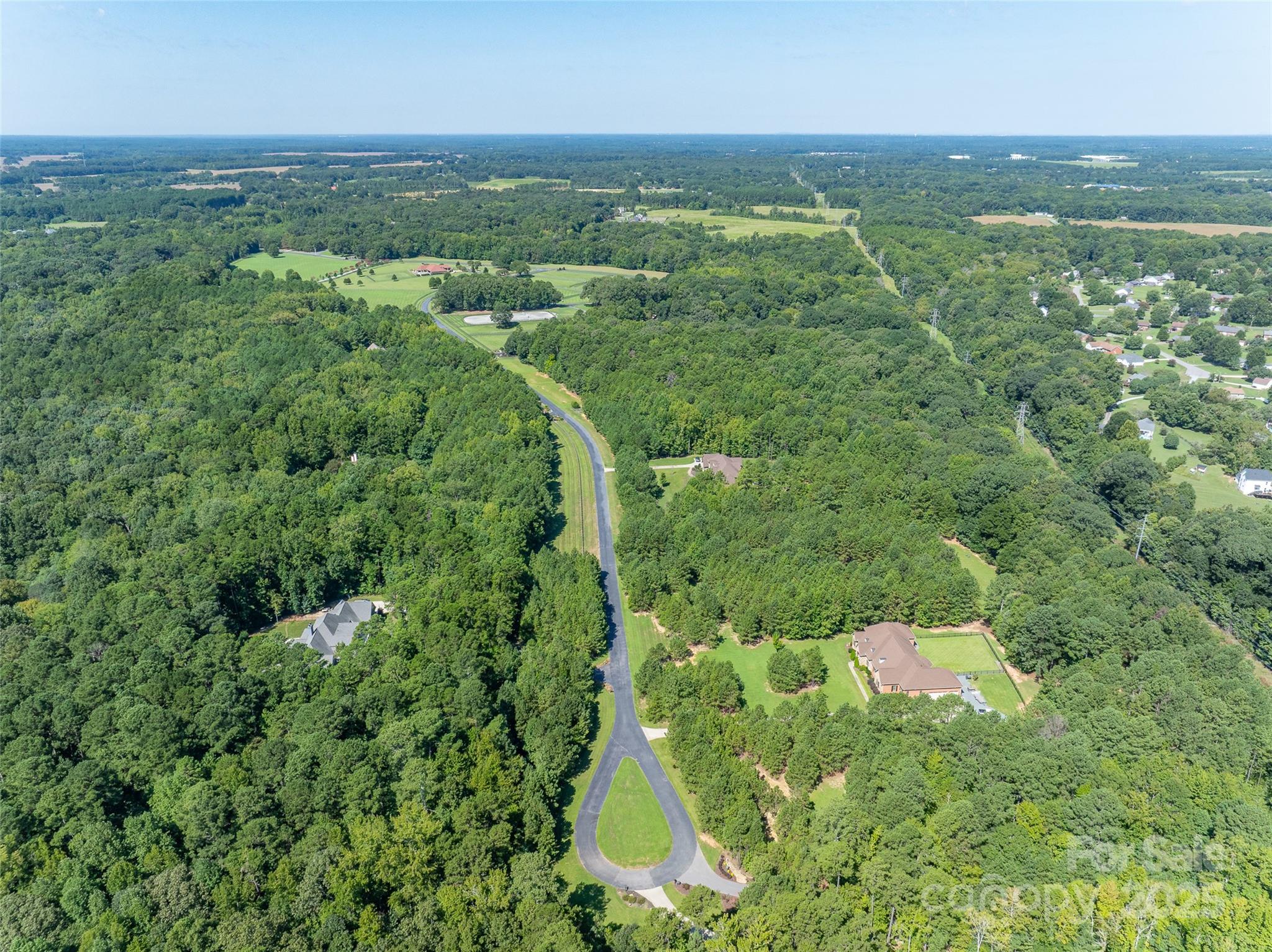 2700 Farm House Lane