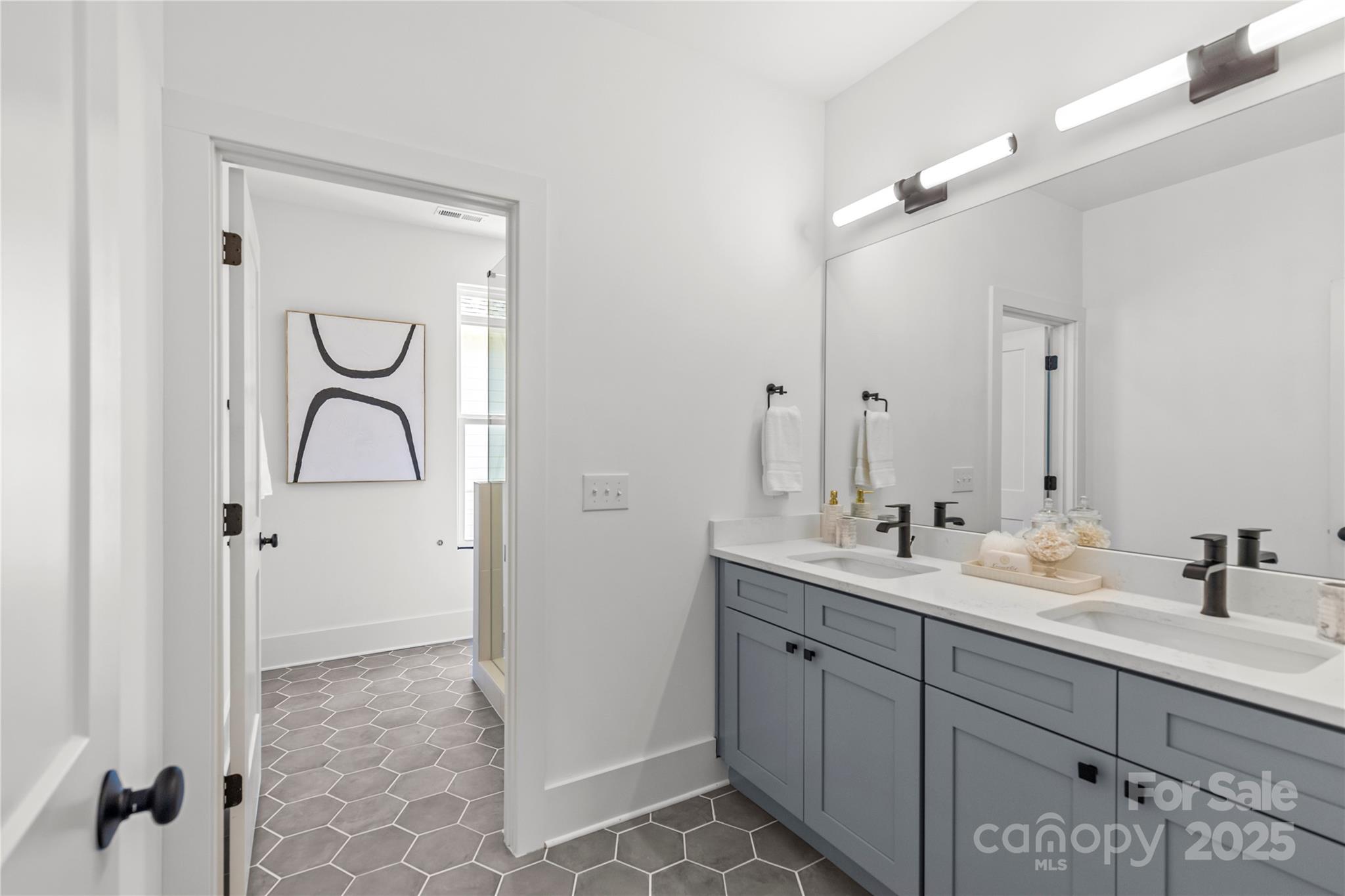 151 S Sycamore Street