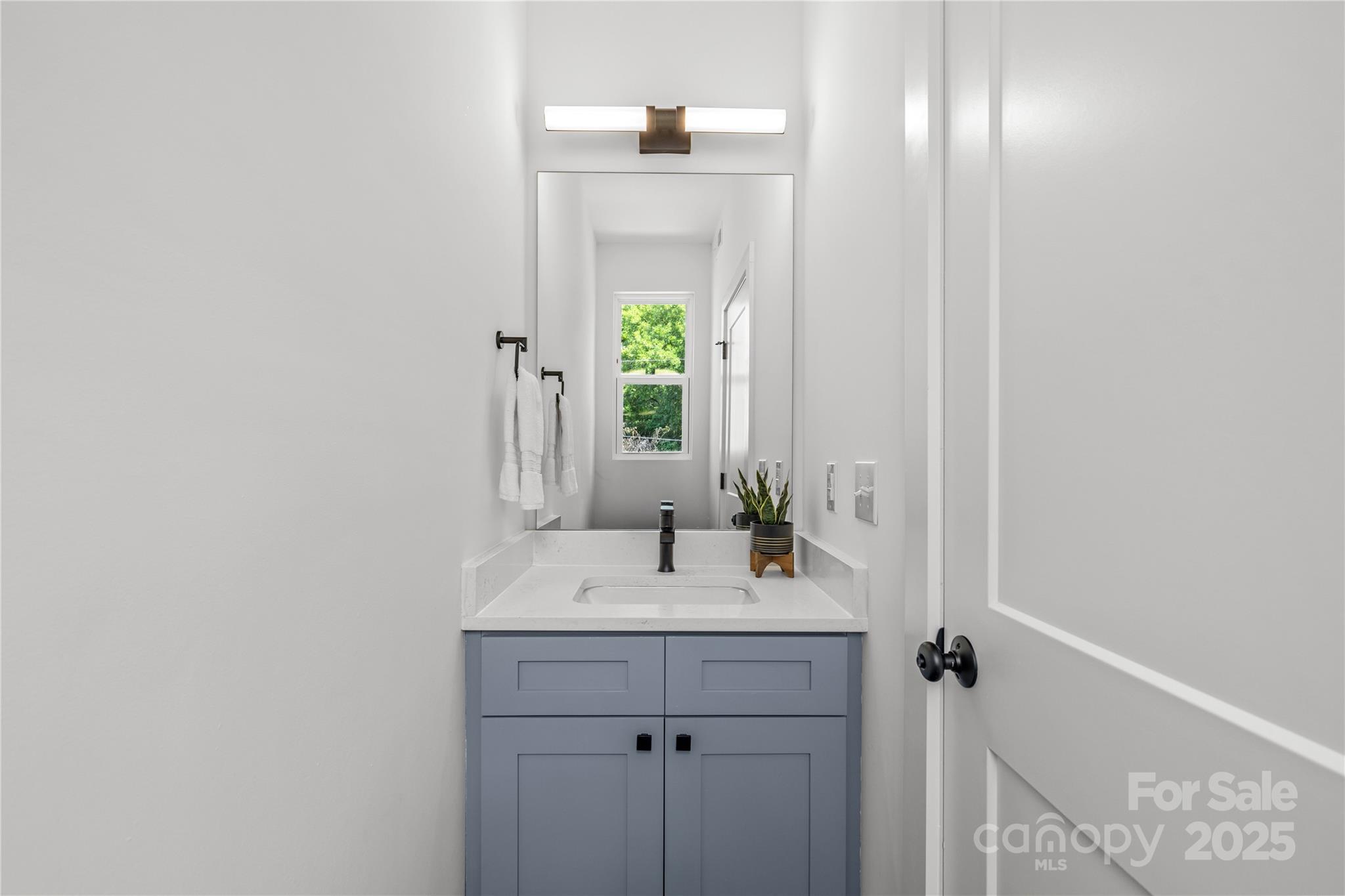 151 S Sycamore Street