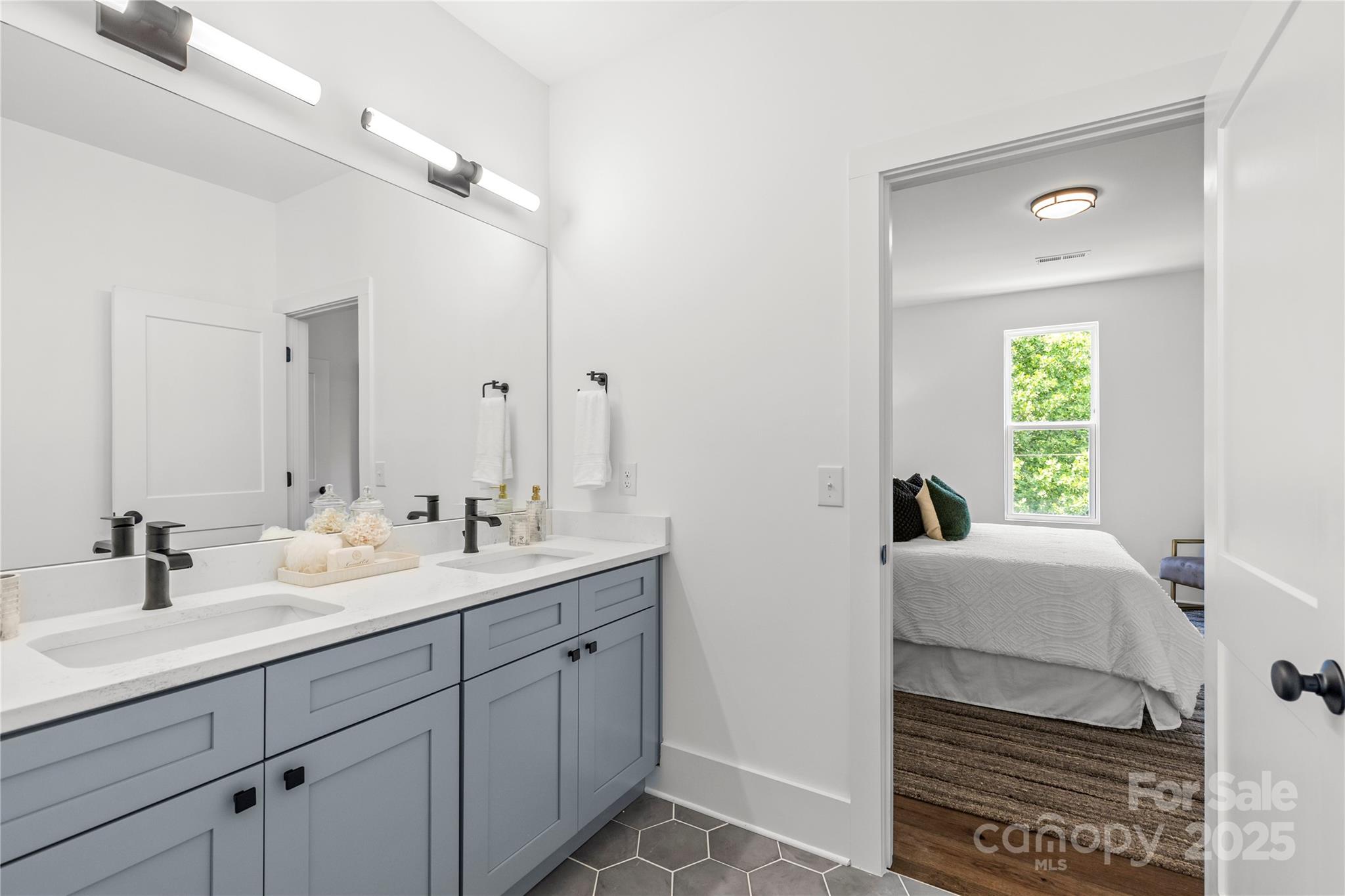 151 S Sycamore Street