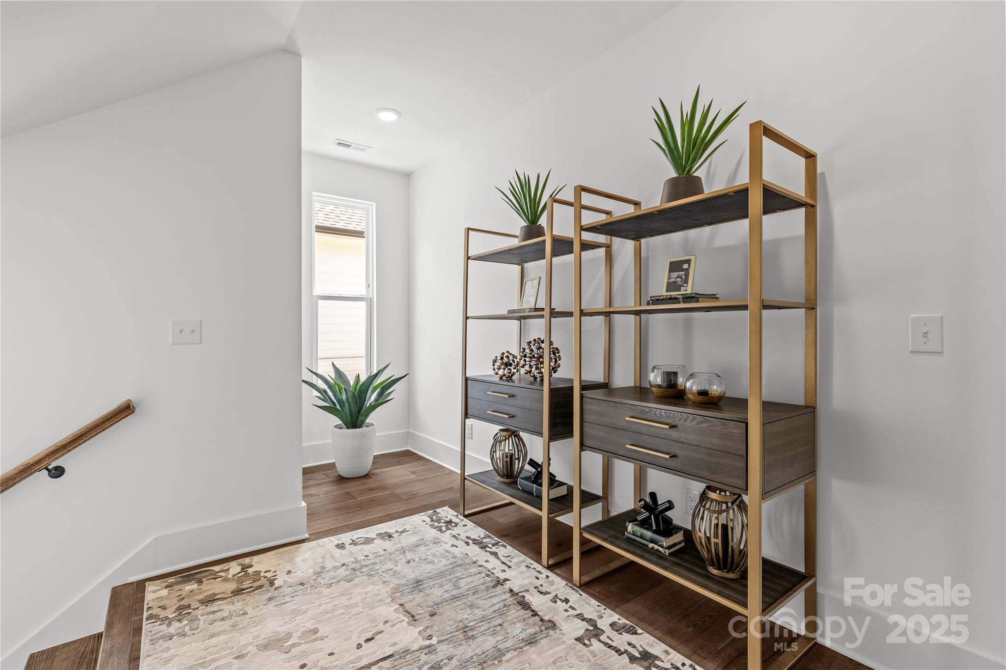 151 S Sycamore Street