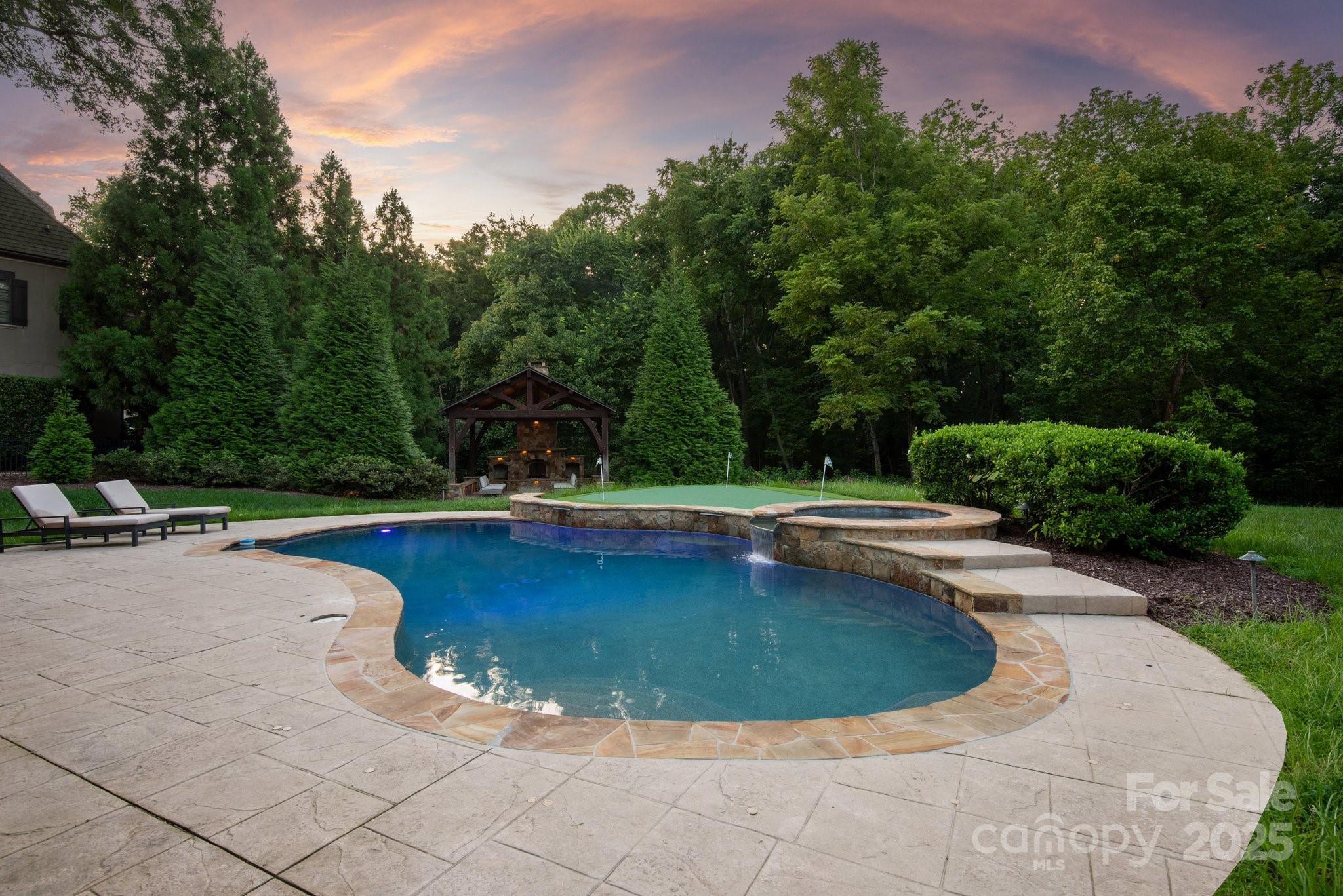 8512 Longview Club Drive