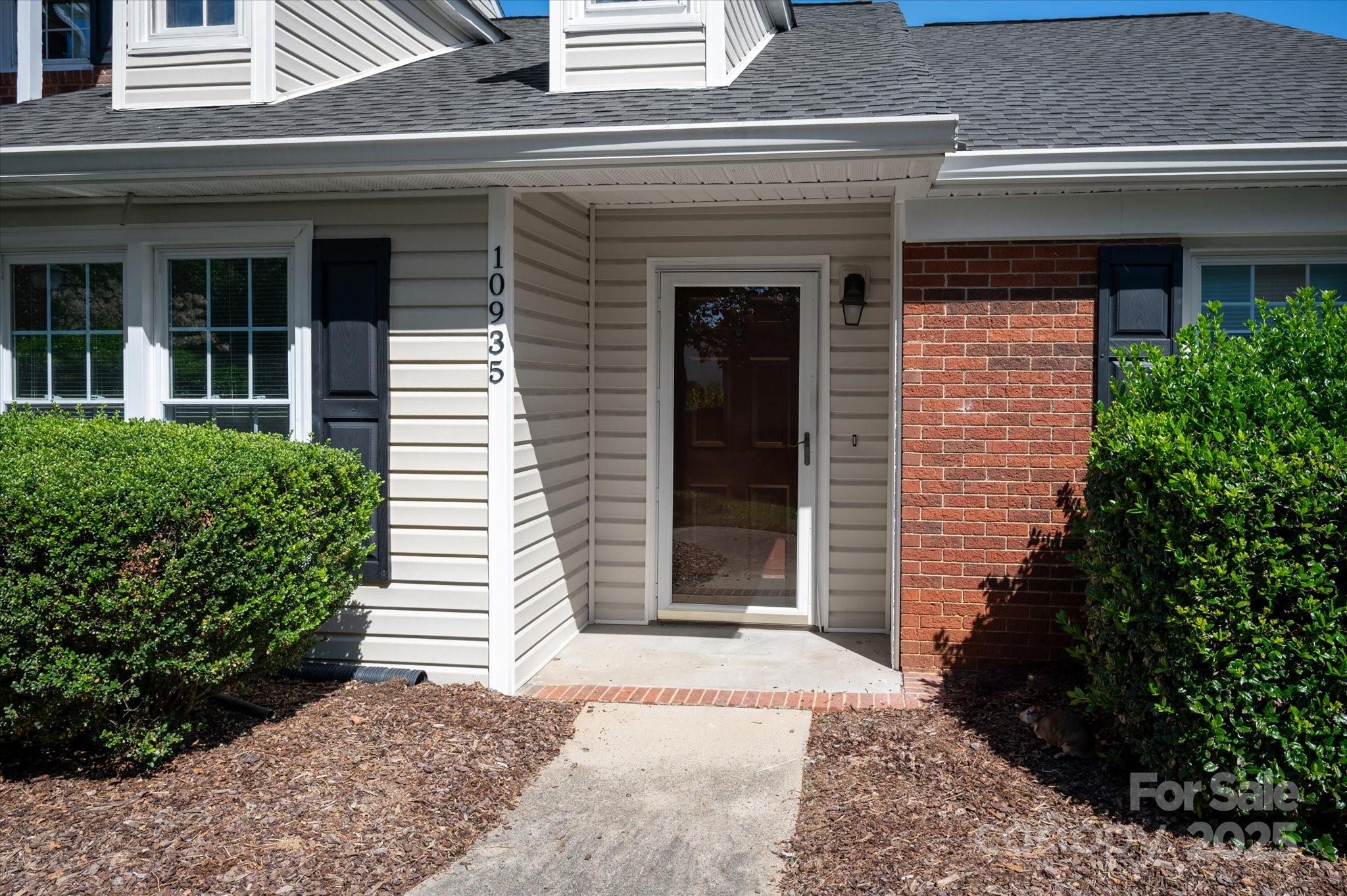 10935 Winterbourne Court