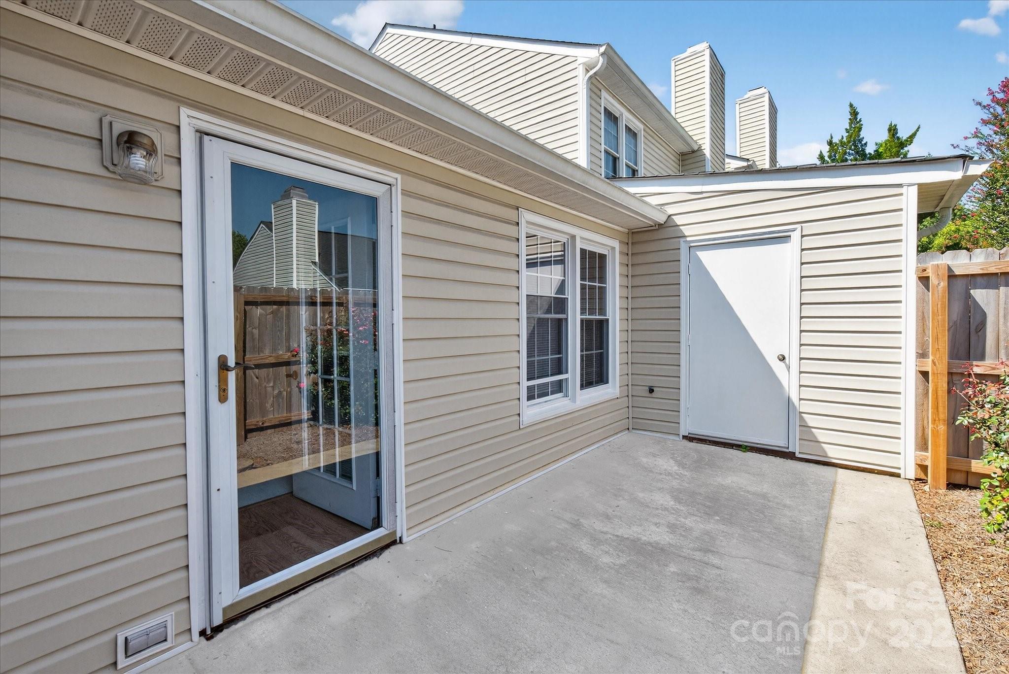 10935 Winterbourne Court