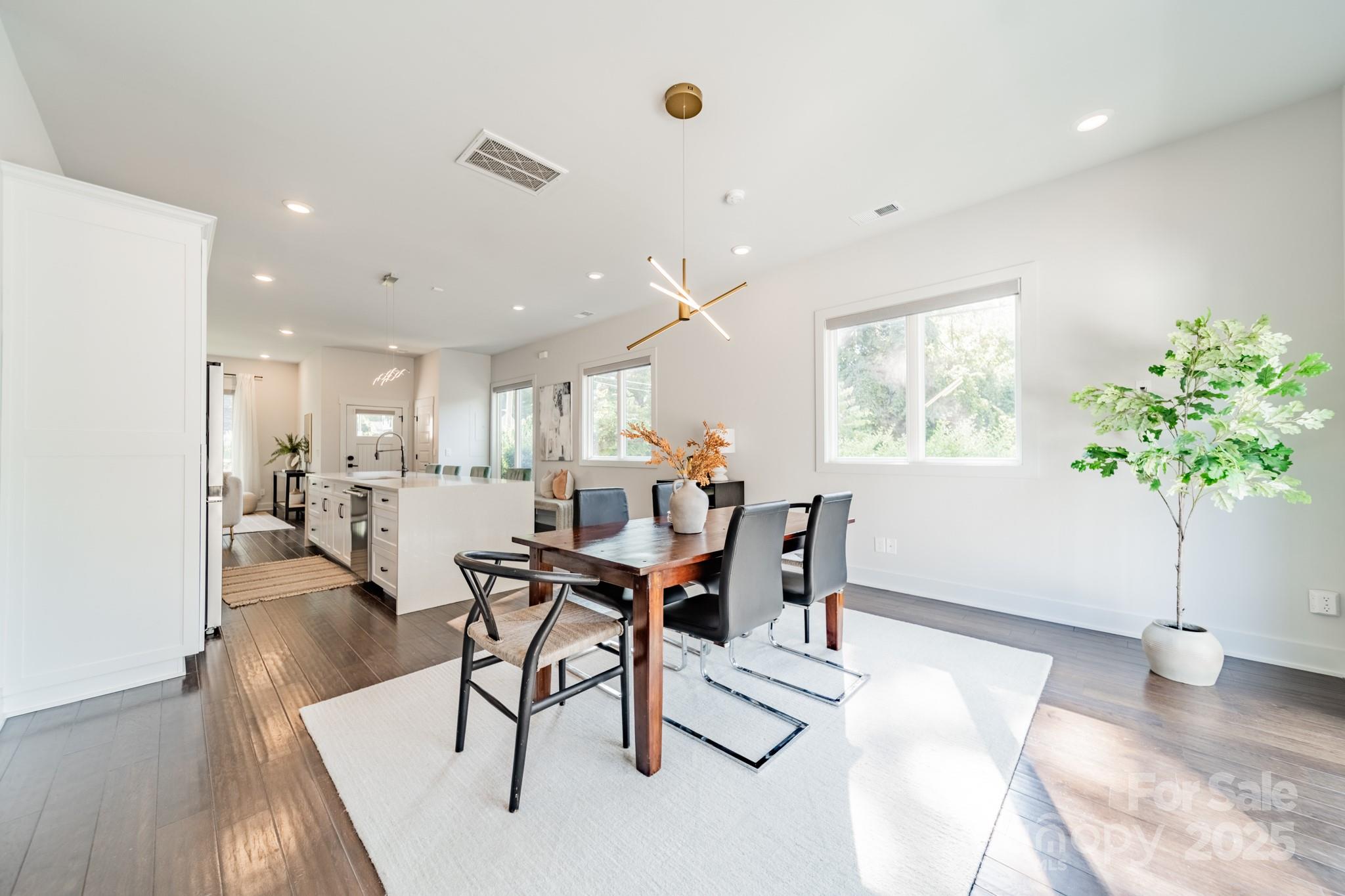 932 Van Every Street