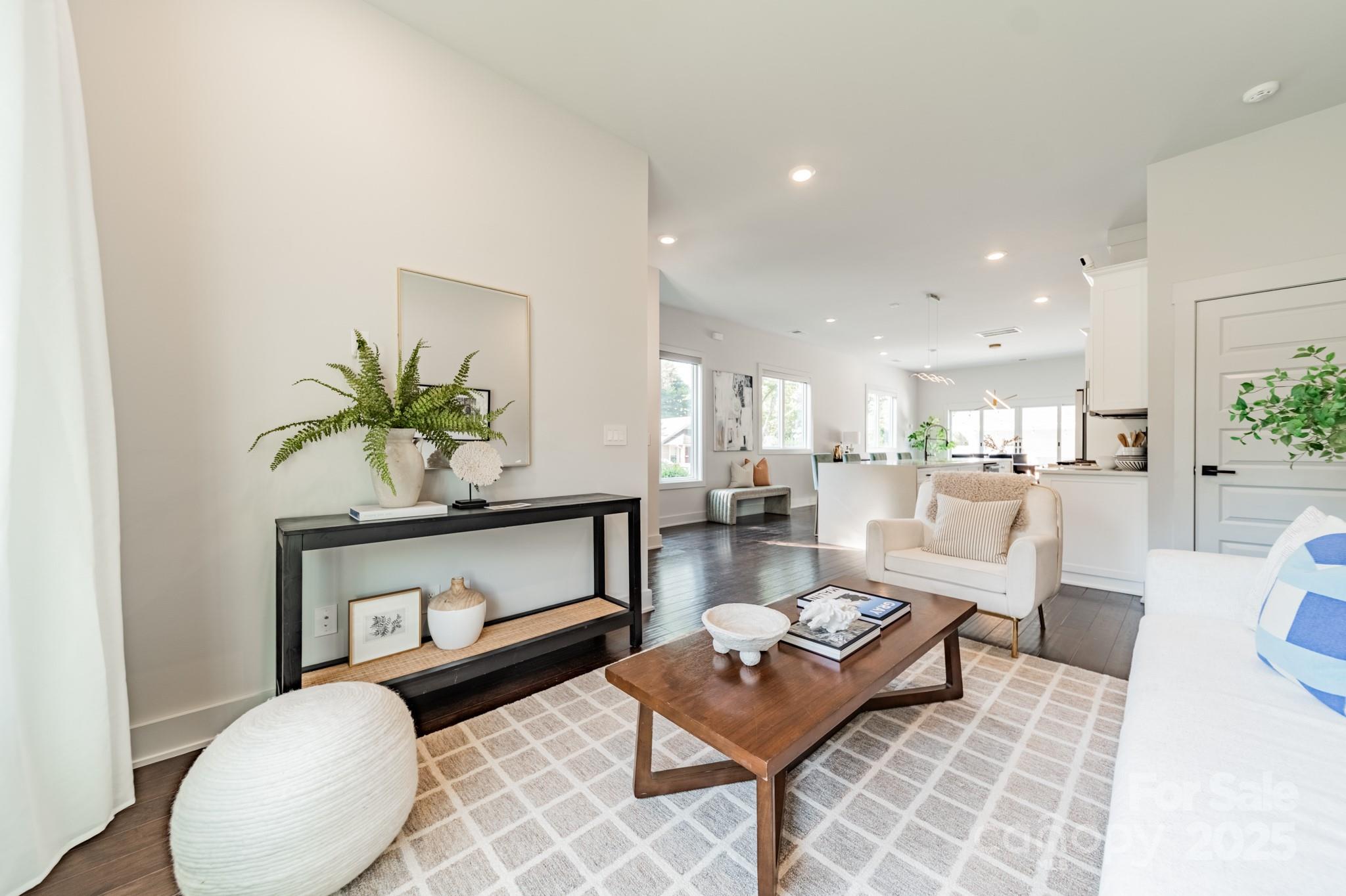 932 Van Every Street