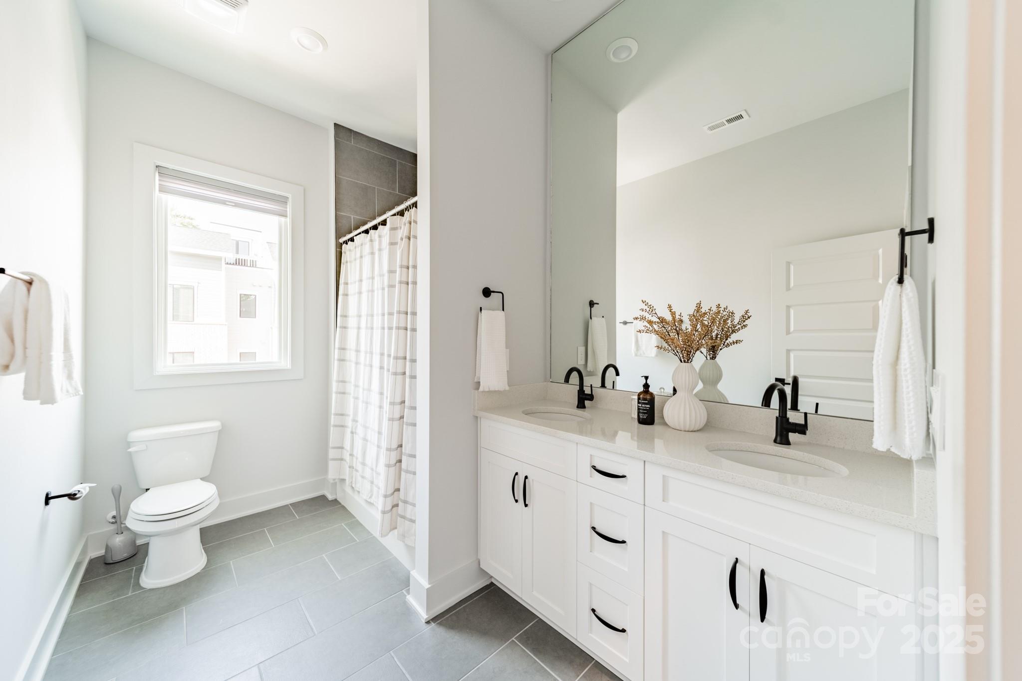 932 Van Every Street