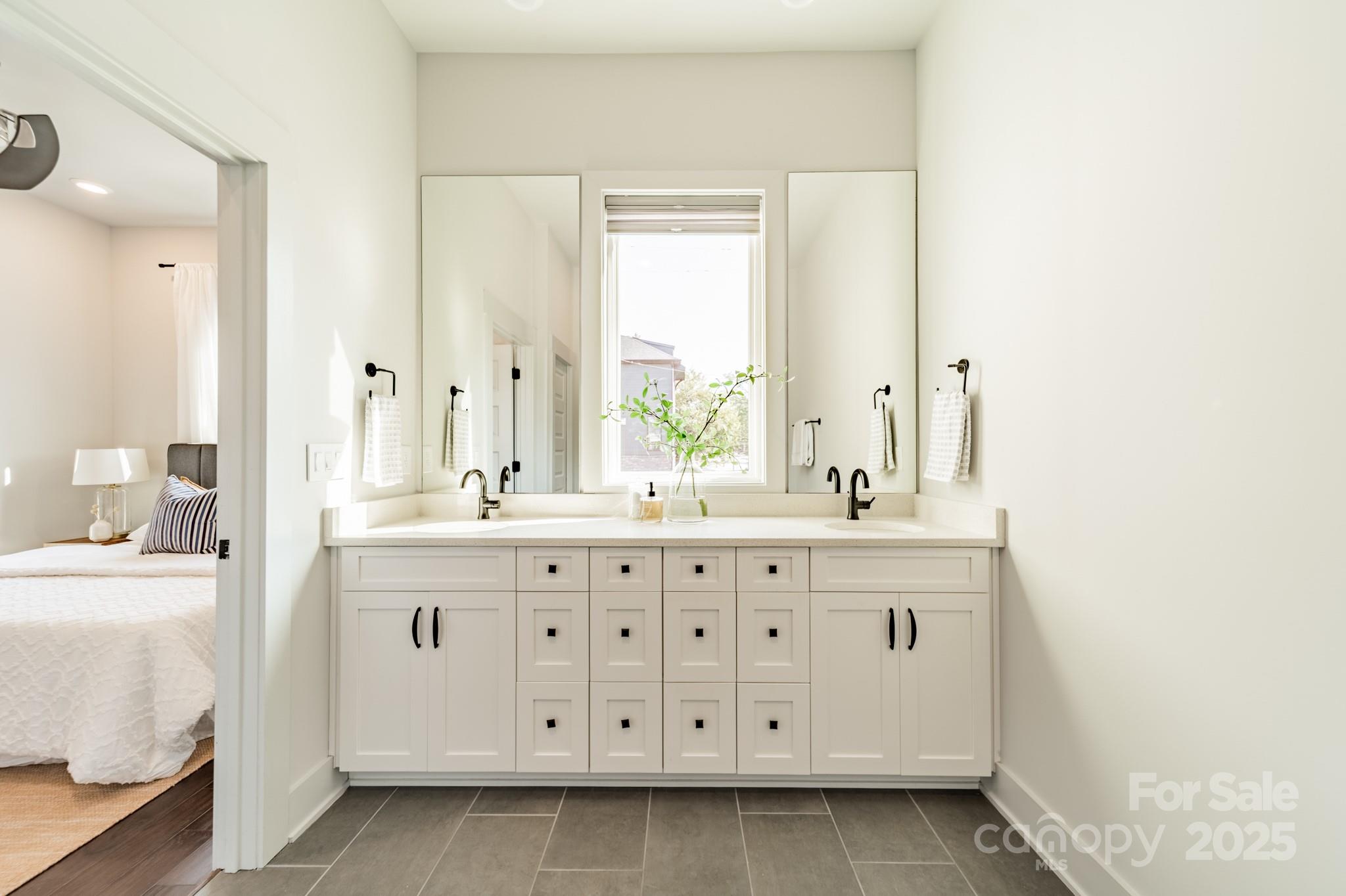 932 Van Every Street