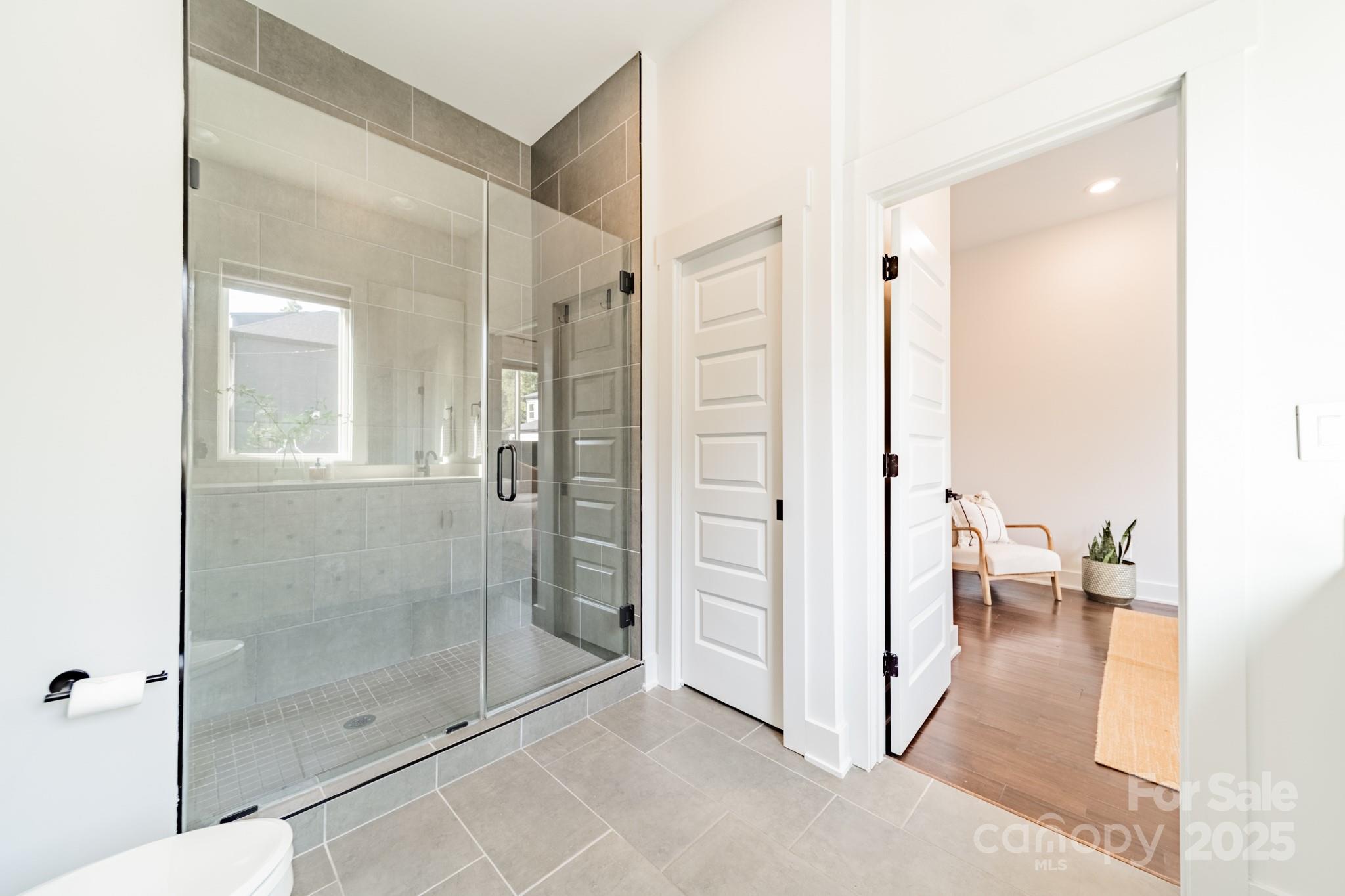 932 Van Every Street