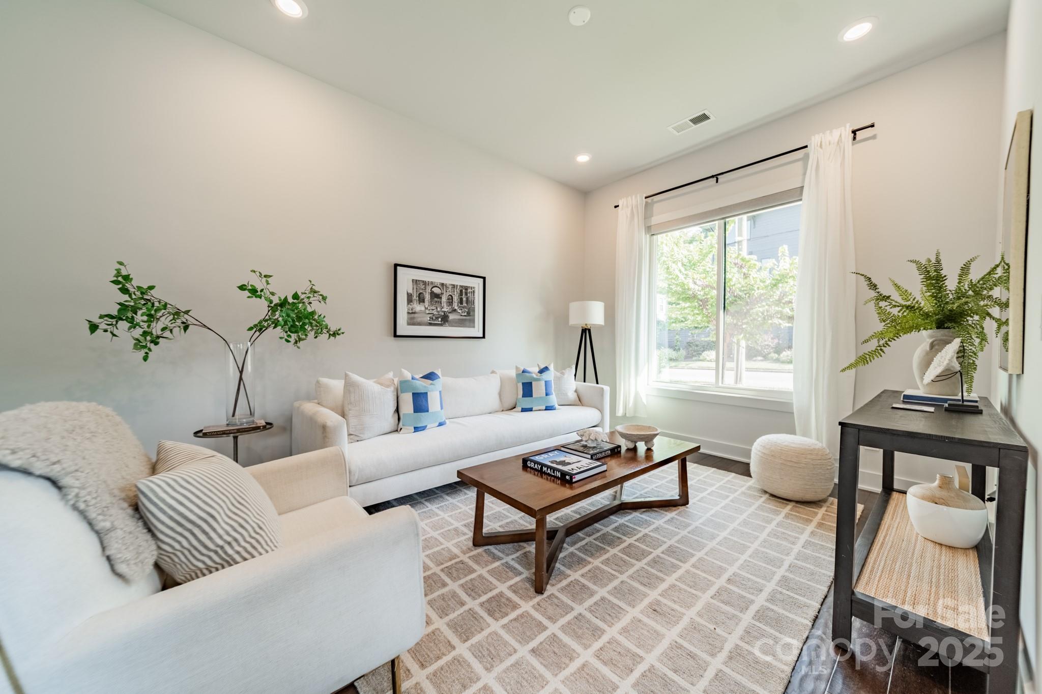 932 Van Every Street