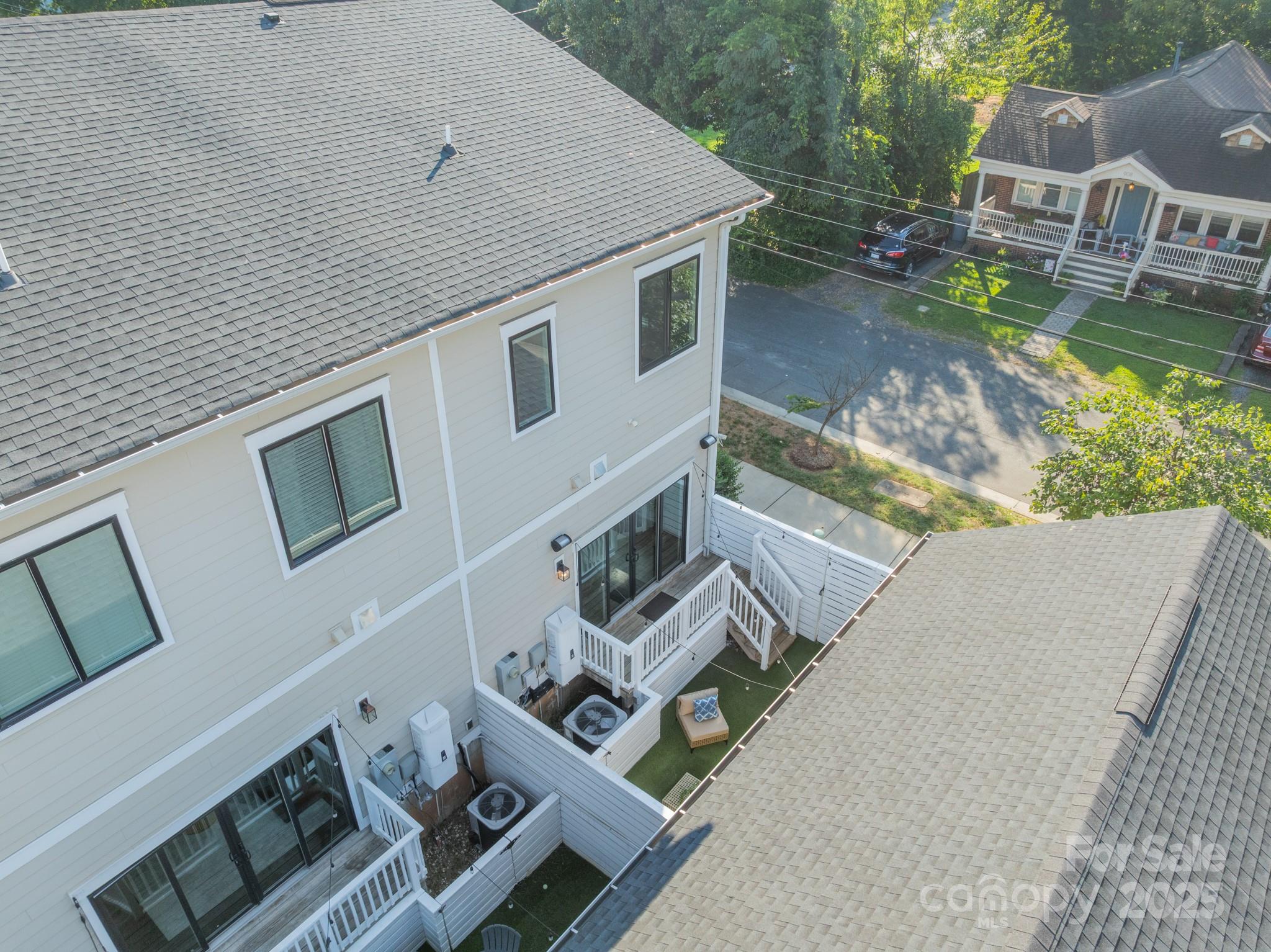 932 Van Every Street