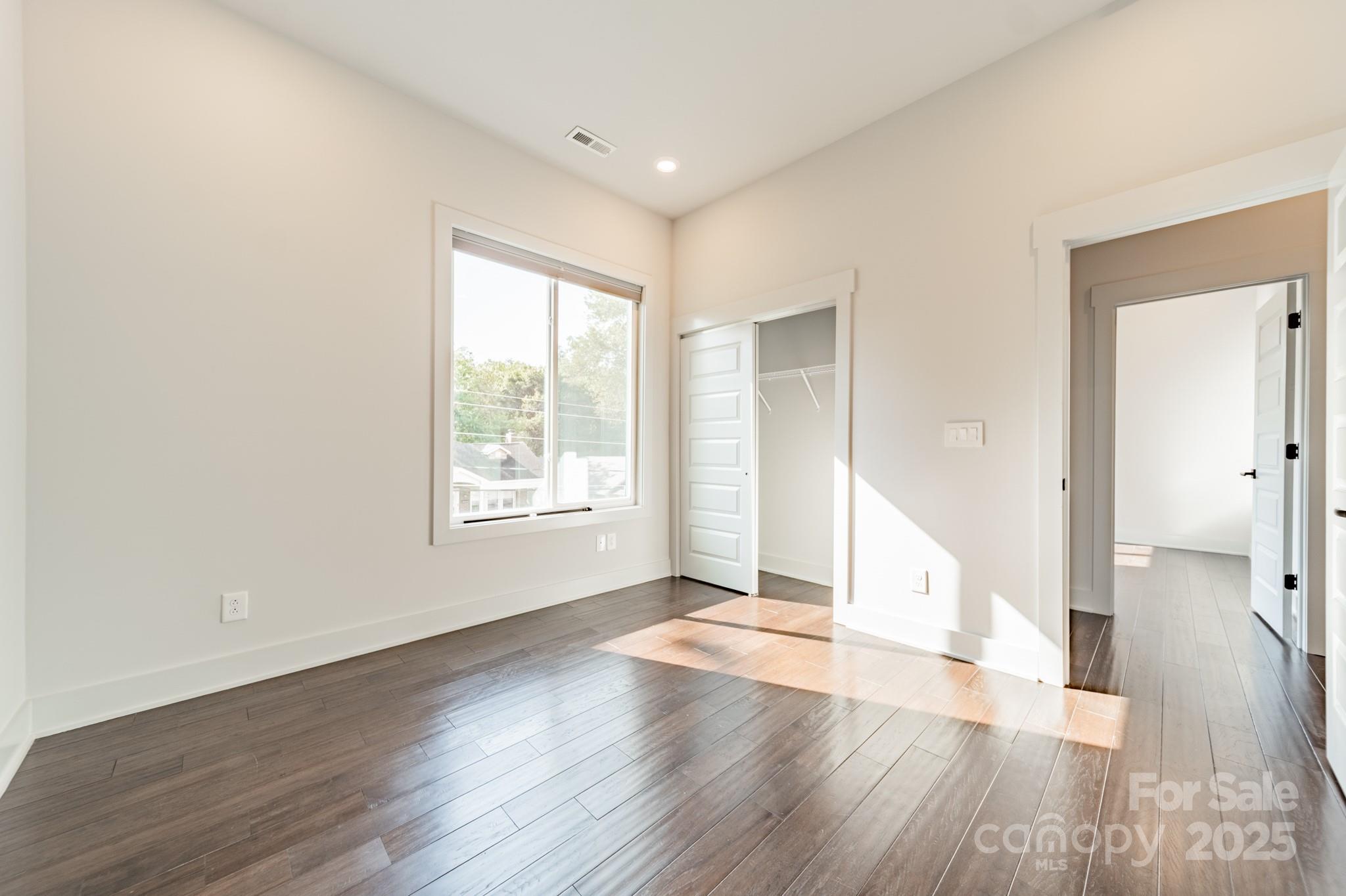 932 Van Every Street