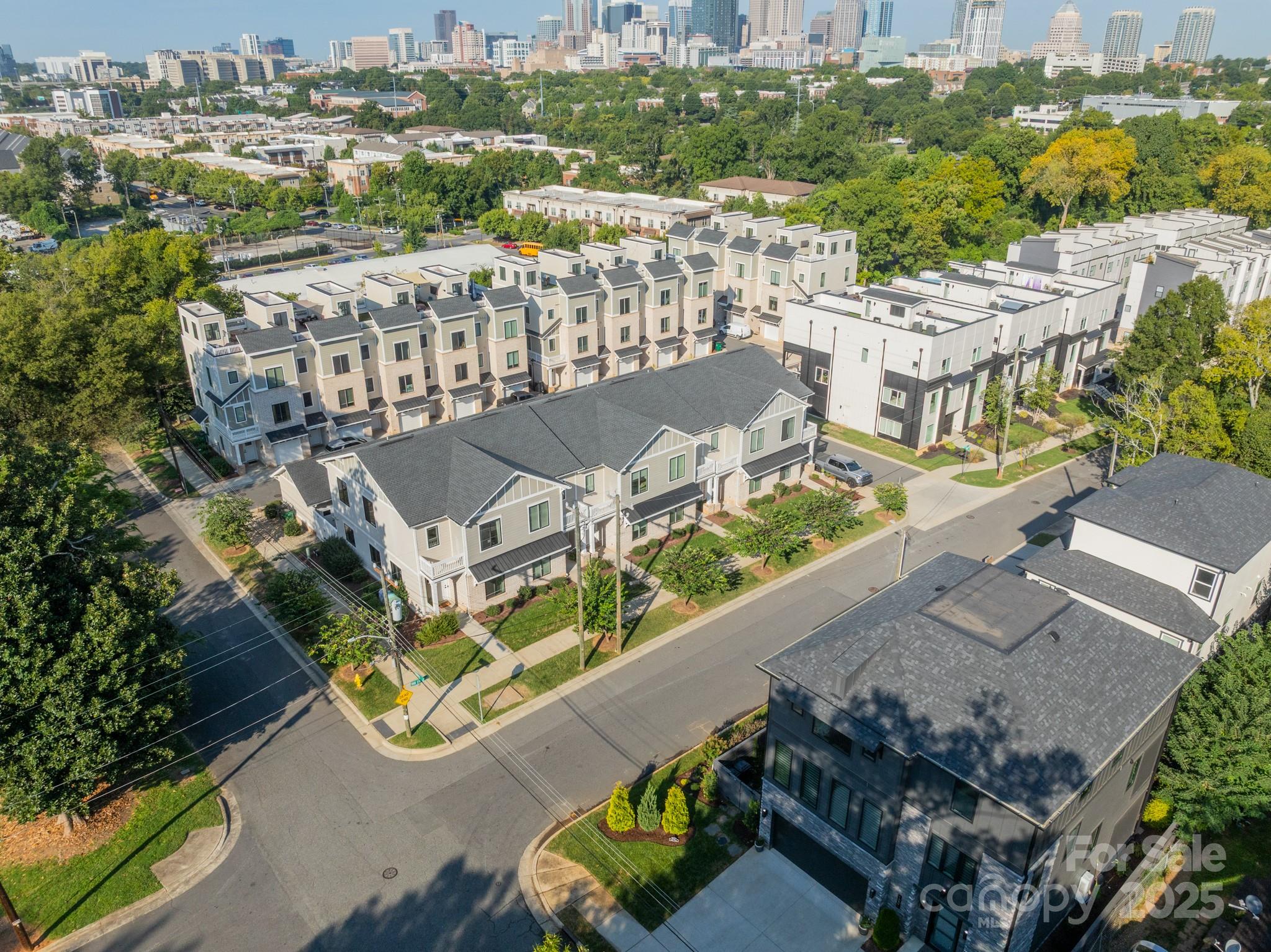 932 Van Every Street